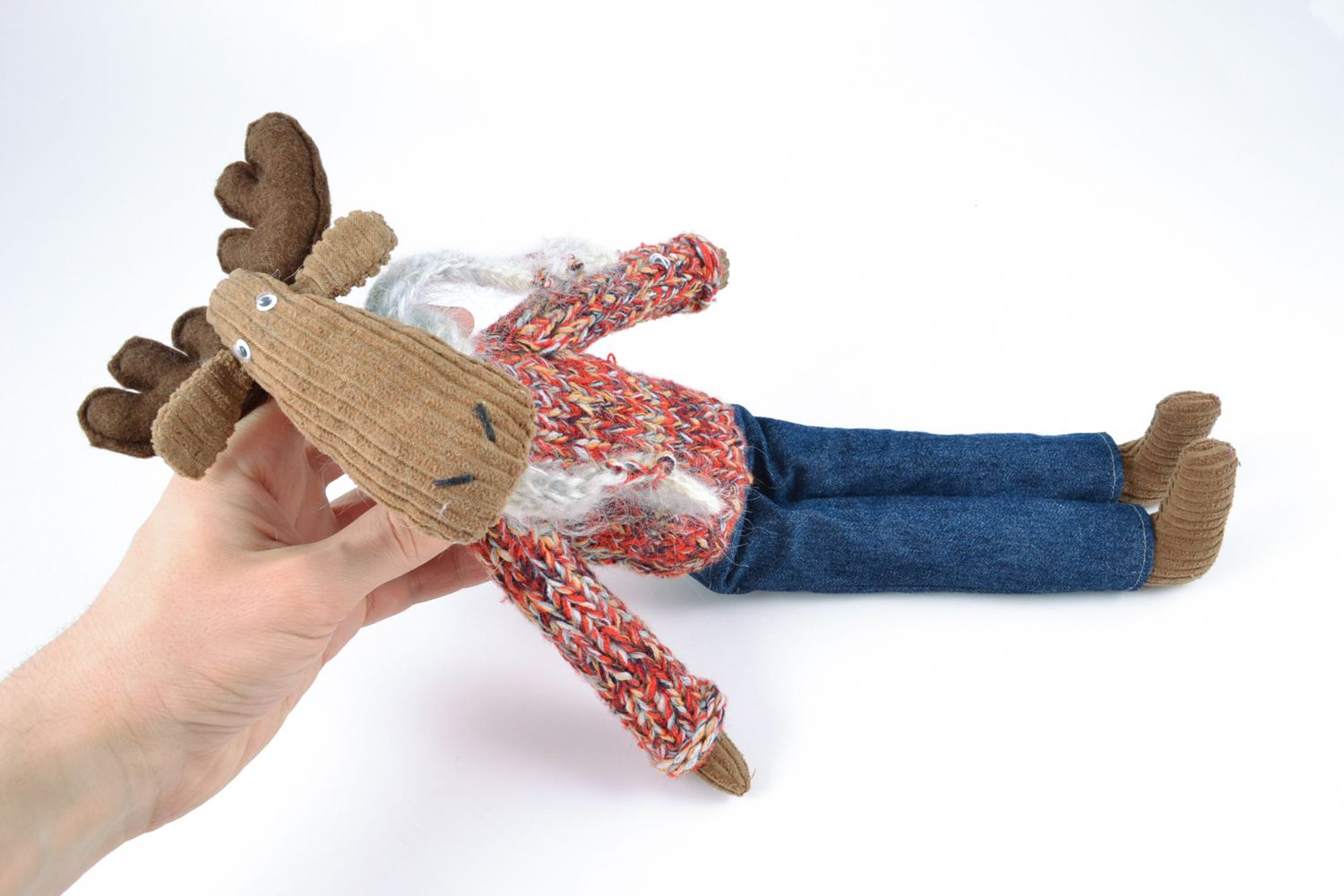 Тканевая игрушка Лось в вязаном шарфике фото 2