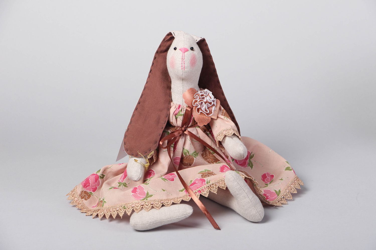 Handgemachte Puppe aus Stoff Häschen Rose aus Lein foto 1