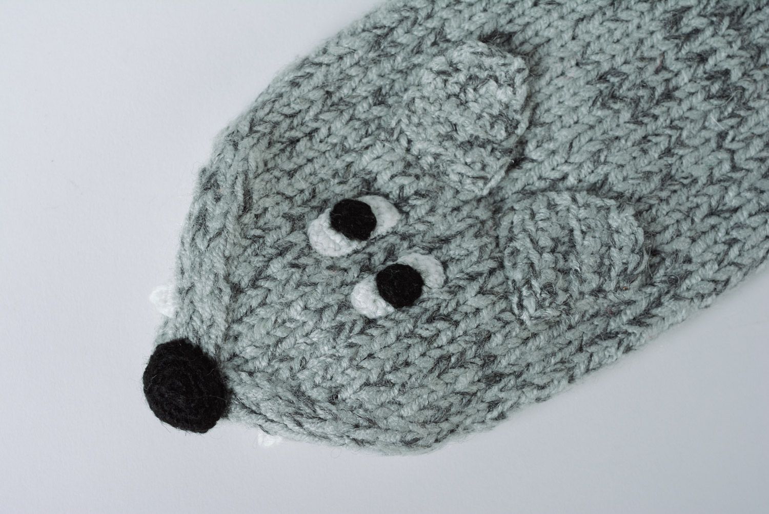 Poupée de gant loup gris faite main originale en laine et acrylique pour enfant photo 4