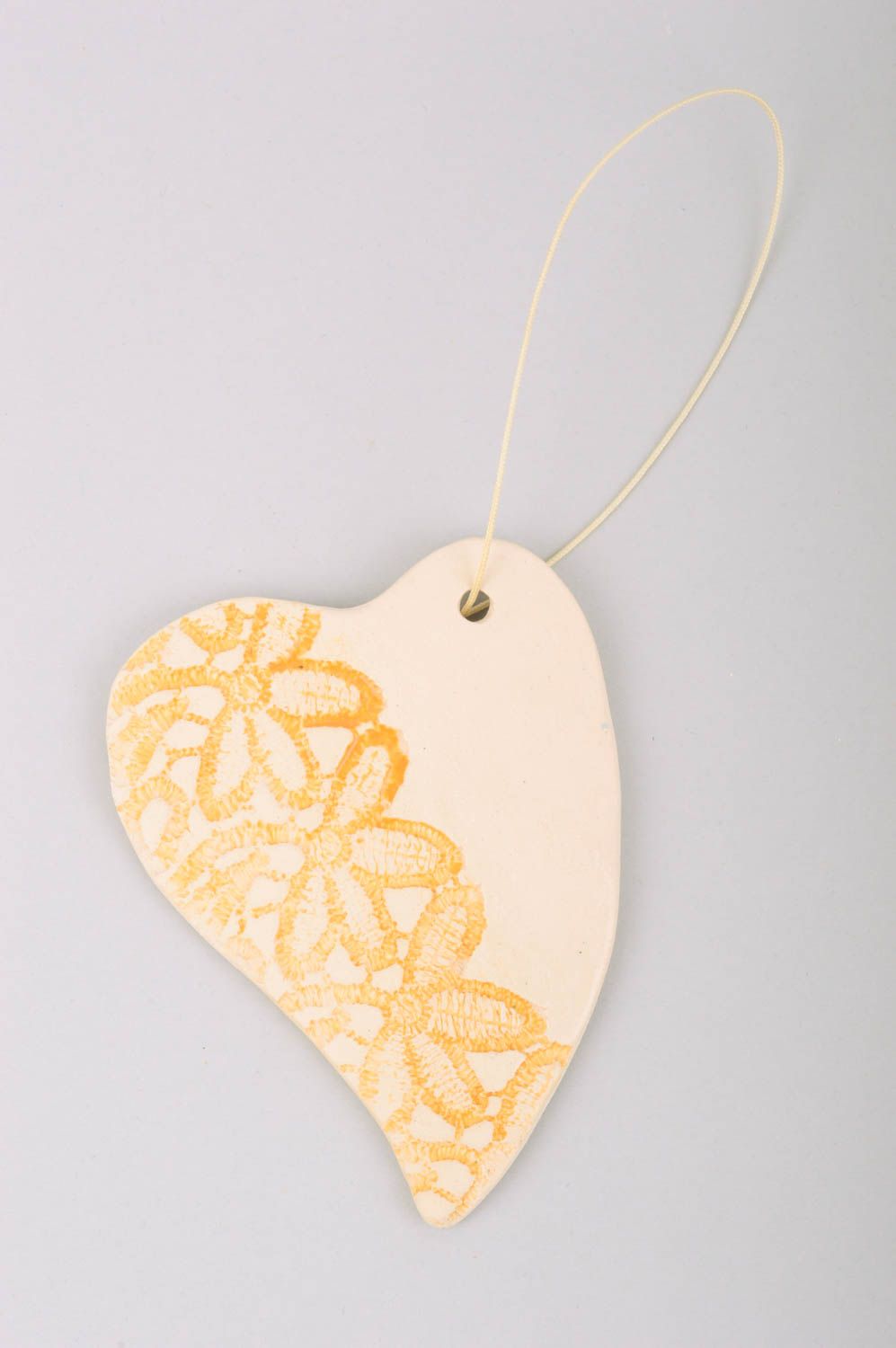 Панно на стену подарок ручной работы предмет декора из глины Желтое сердце фото 1