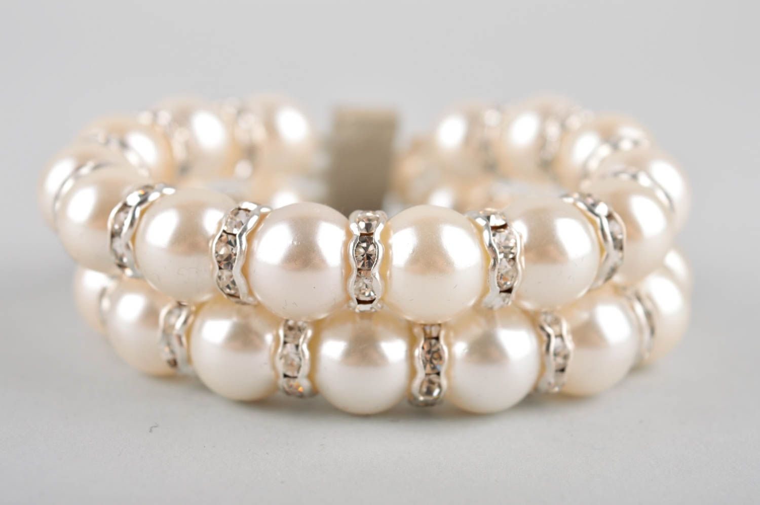 Bracelet perlé Bijoux fait main blanc de créteur Accessoires mode Cadeau femme photo 3