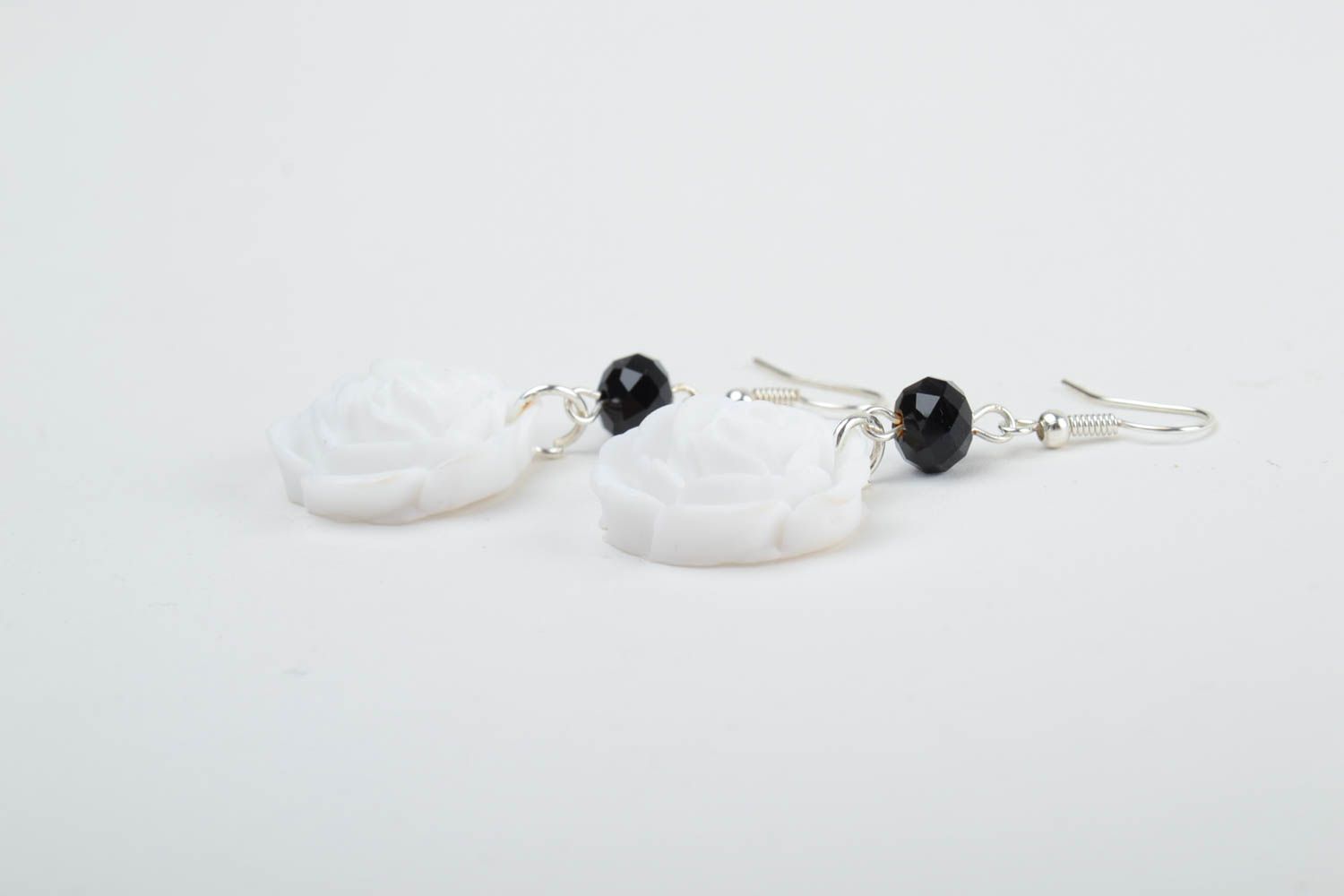 Handmade floral polymer clay dangling earrings white roses with black beads photo 4