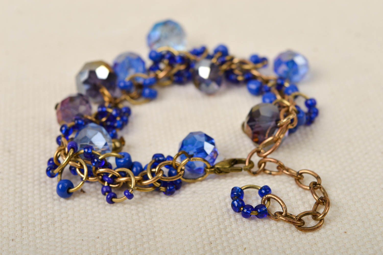Handmade elegant transparent blue beads bracelet on-chain for teen girls photo 1