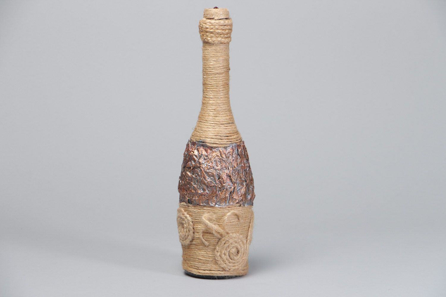 Handmade Geschenk Flasche Deko aus Glas mit Packschnur und Papier umwoben  foto 2