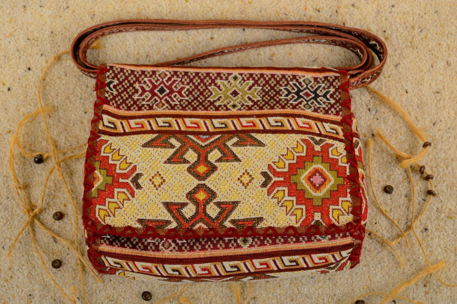 Sac bandoulière en tissu Sac fait main avec motifs ethniques Accessoire femme photo 1
