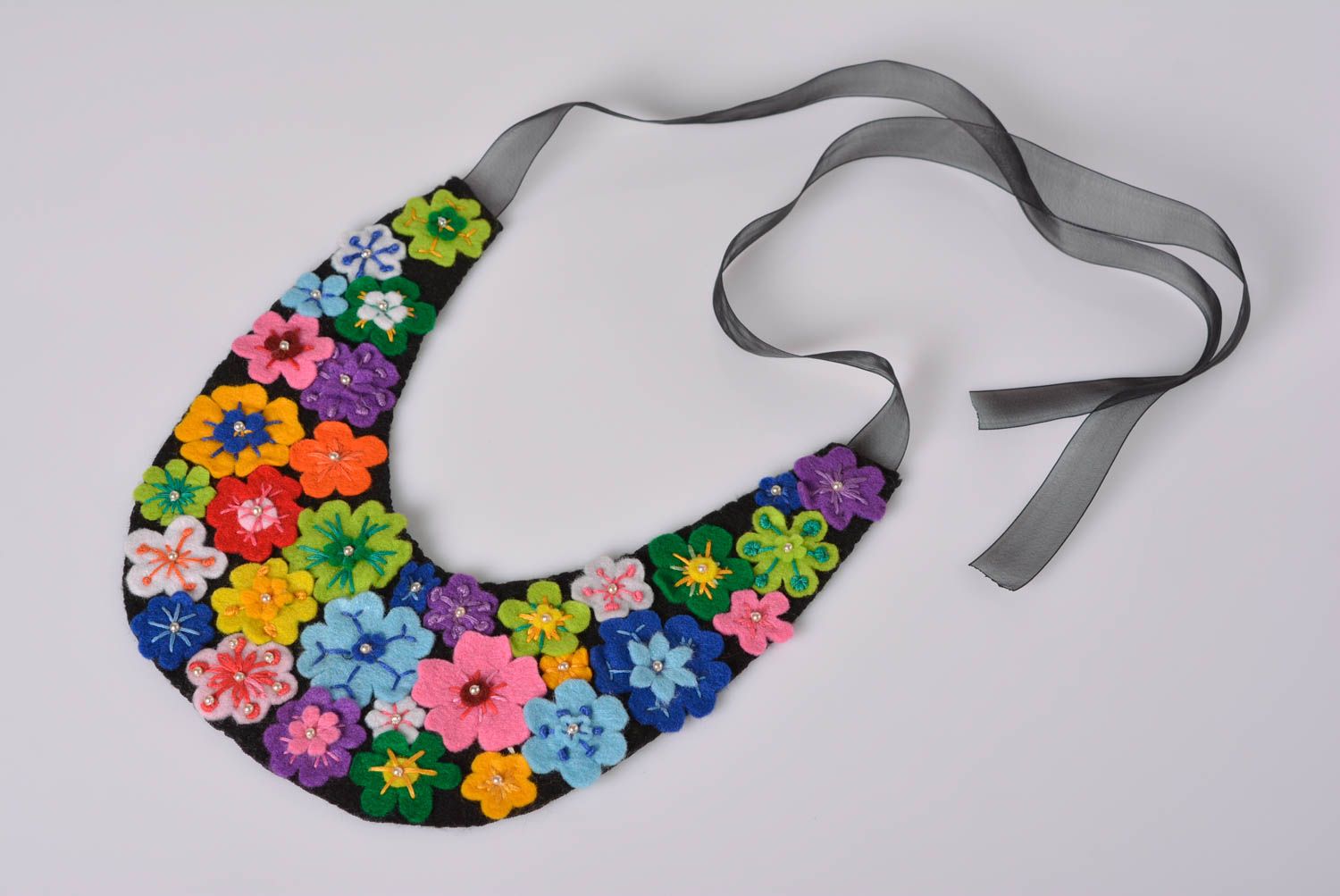 Handmade Blumen Collier Schmuck aus Filz Accessoire für Frauen schön modisch foto 1