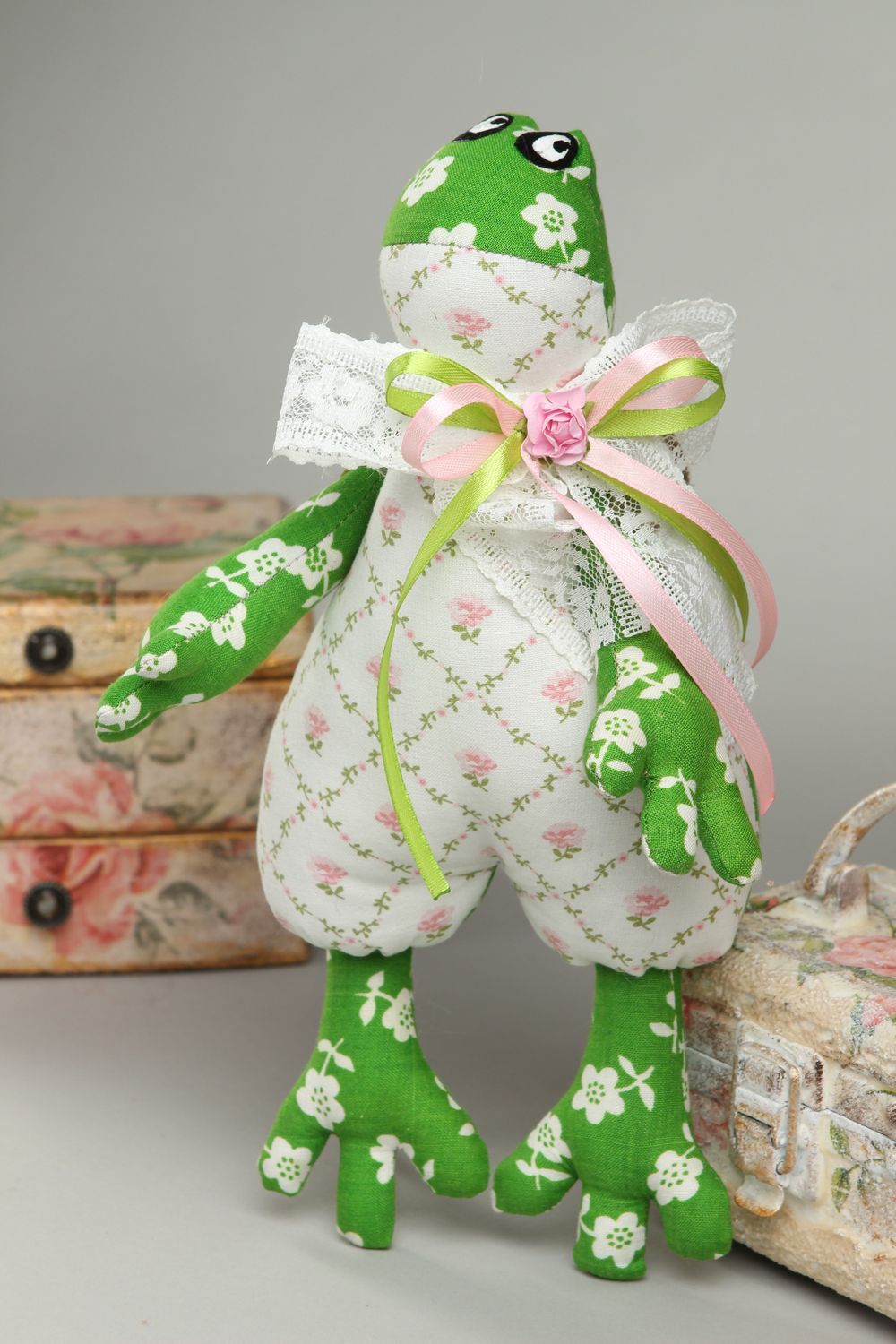 Handmade Kuscheltier Frosch blumig Stoff Spielzeug Geschenk für Kinder  foto 1