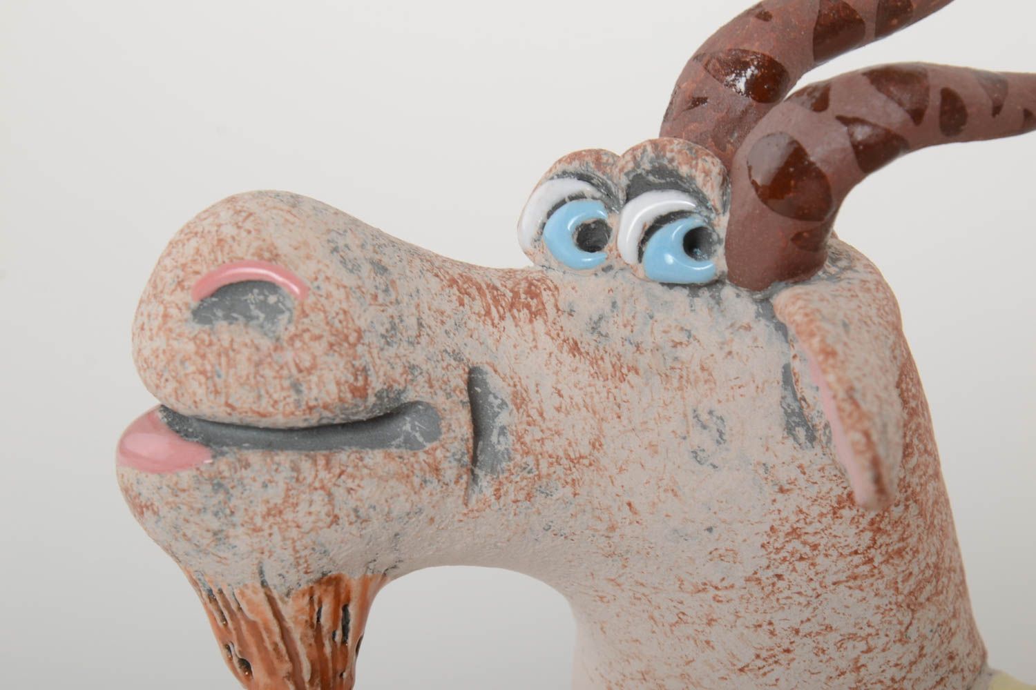 Tirelire céramique chèvre Tirelire fait main originale design Cadeau enfant photo 3