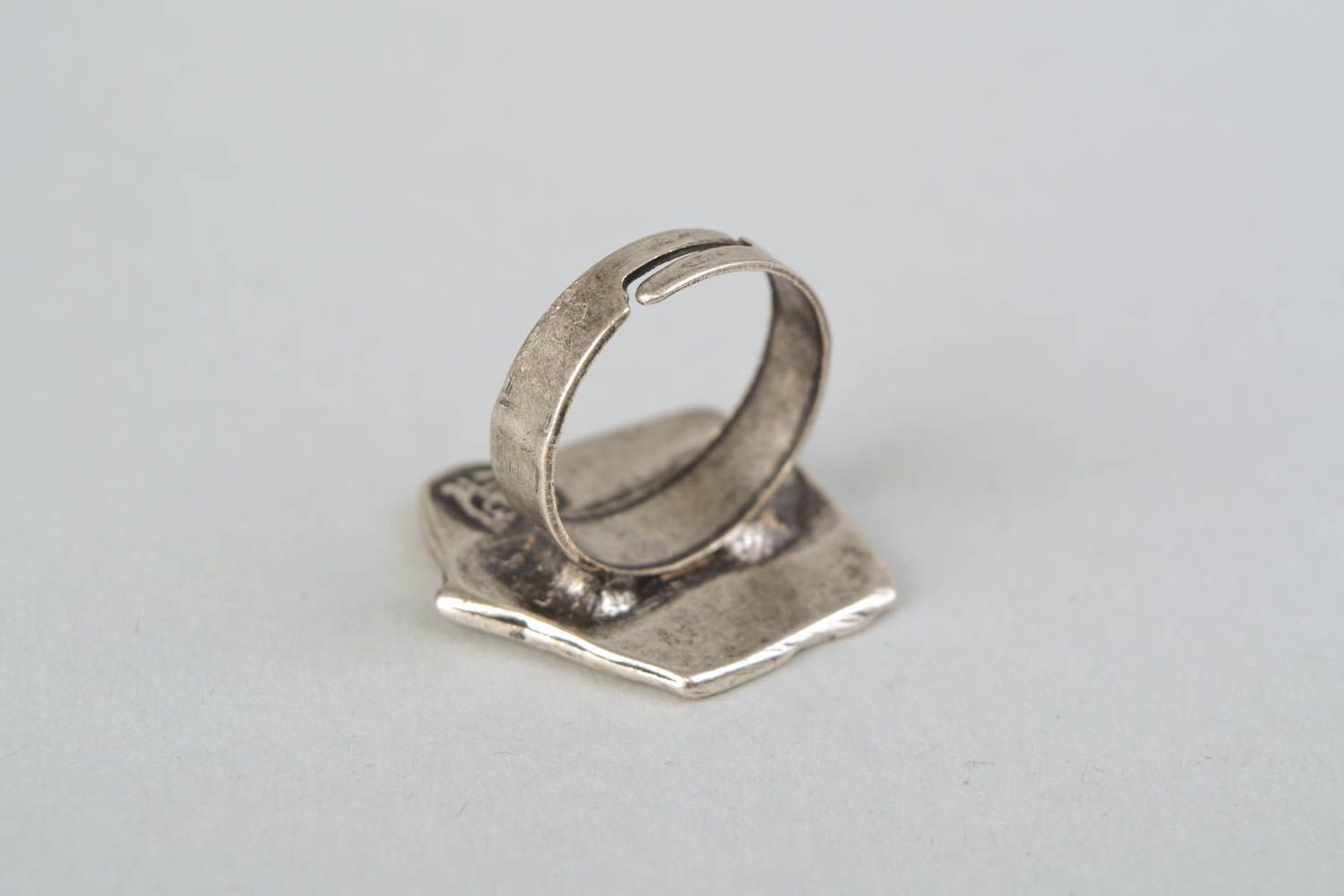 Massiver Ring aus Metall Feuerstein foto 4