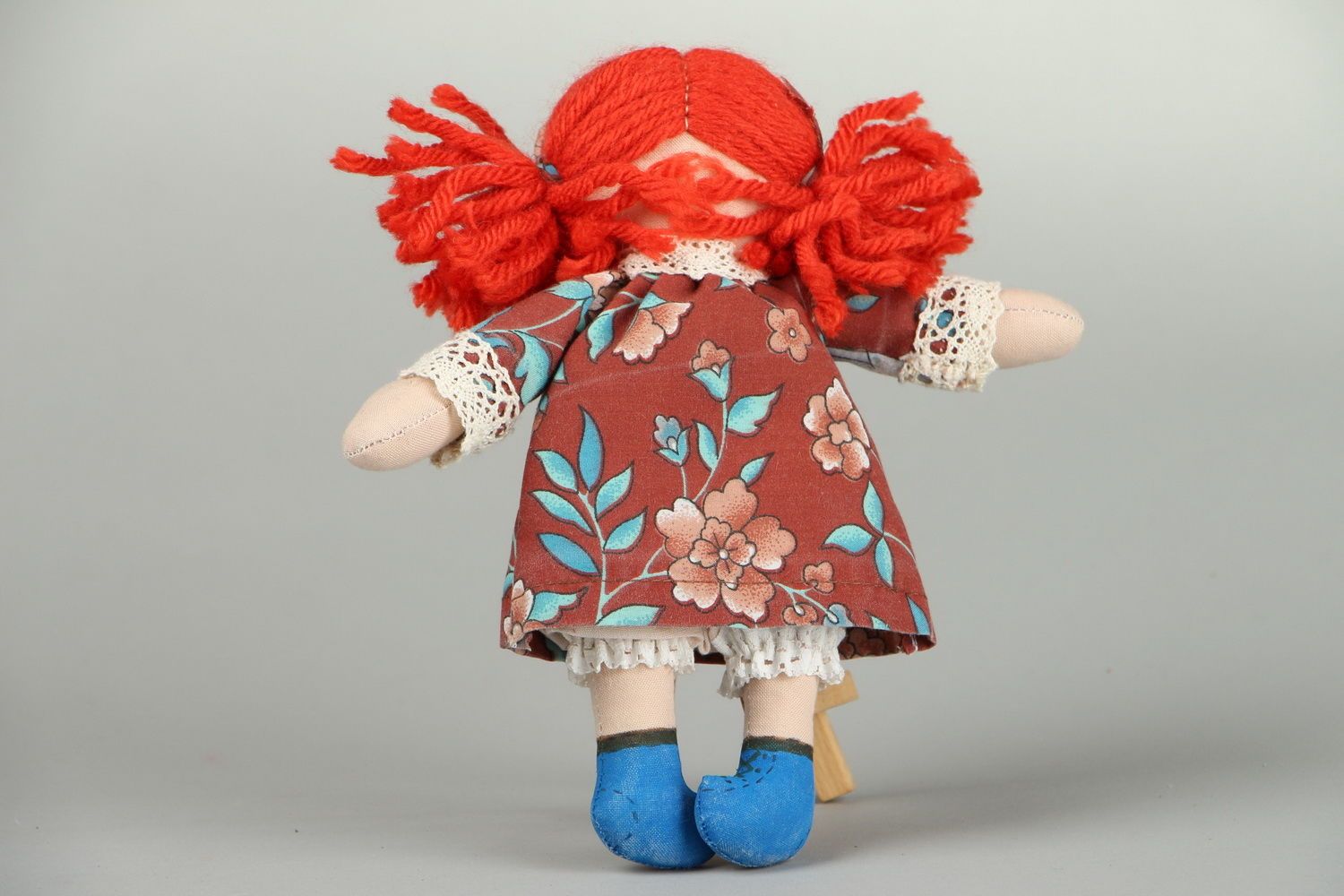 Puppe Mascha mit roten Haaren foto 4