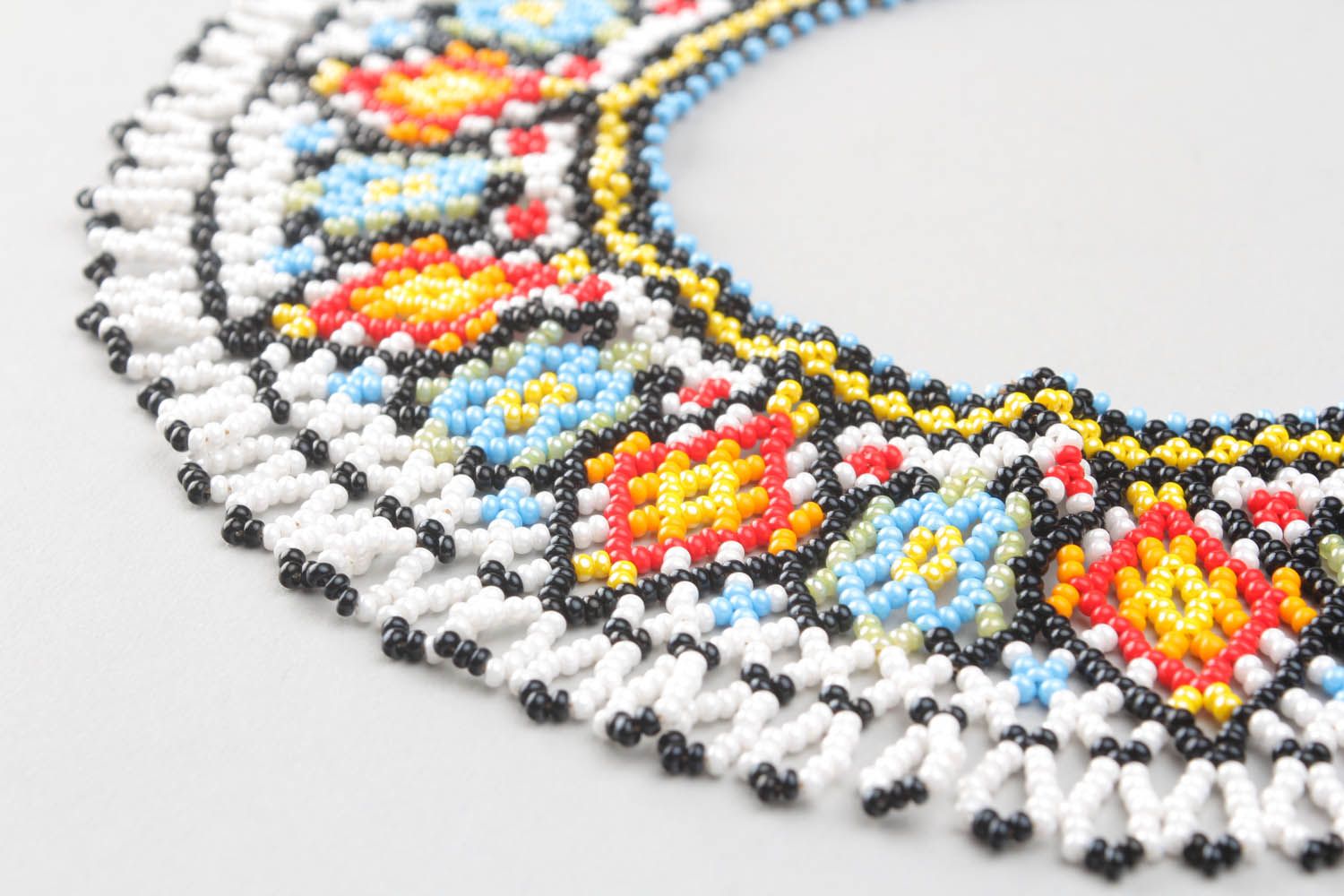 Colourful bead necklace  photo 4