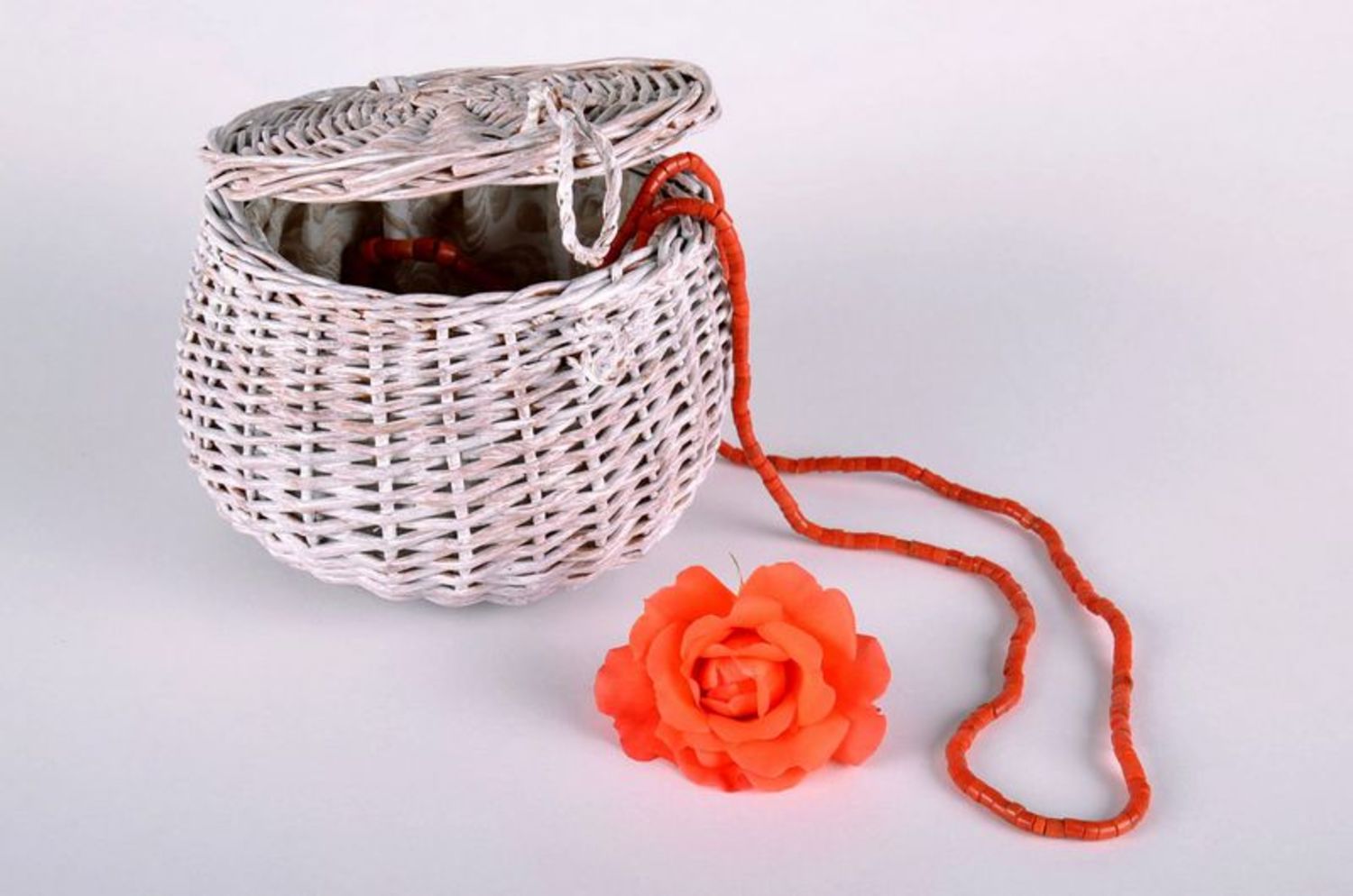 Jewelry box made of cane photo 1