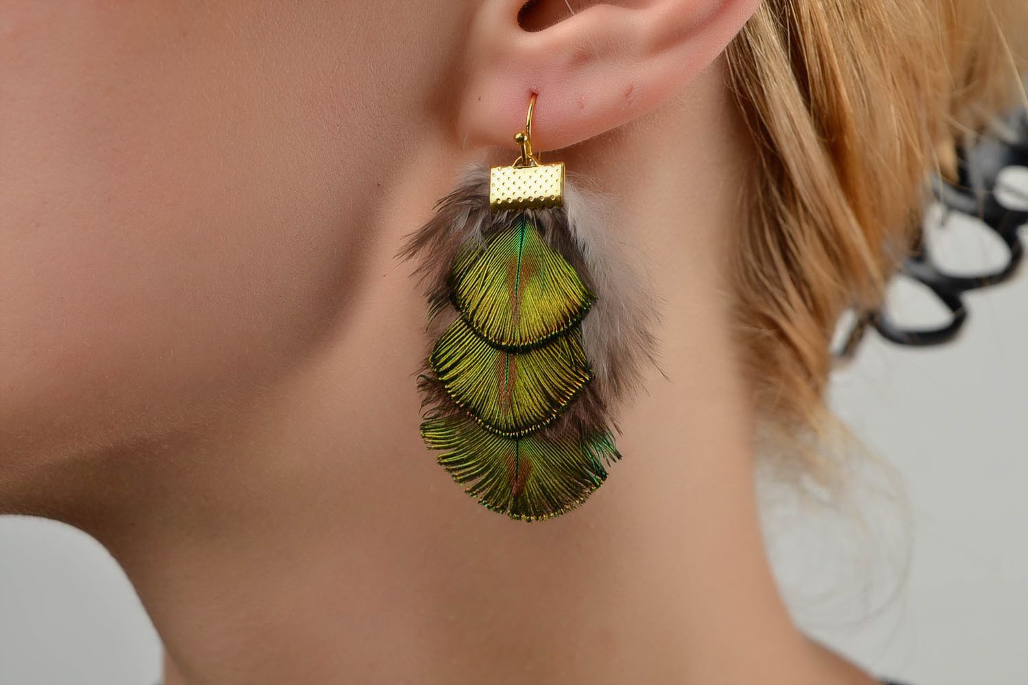 Handmade peacock feather earrings unique designer jewelry stylish bijouterie photo 2