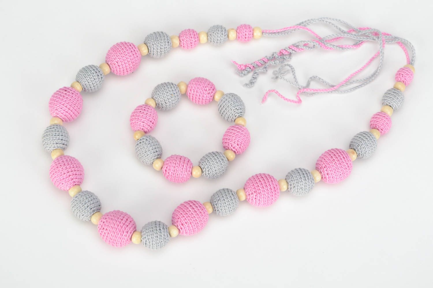 Set of 2 accessories handmade pink crochet bead necklace and bracelet  photo 2