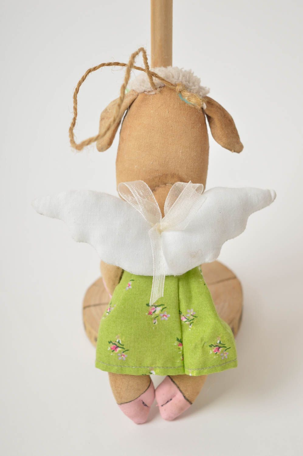 Игрушка ручной работы игрушка овечка из льна расписная декоративная подвеска фото 4