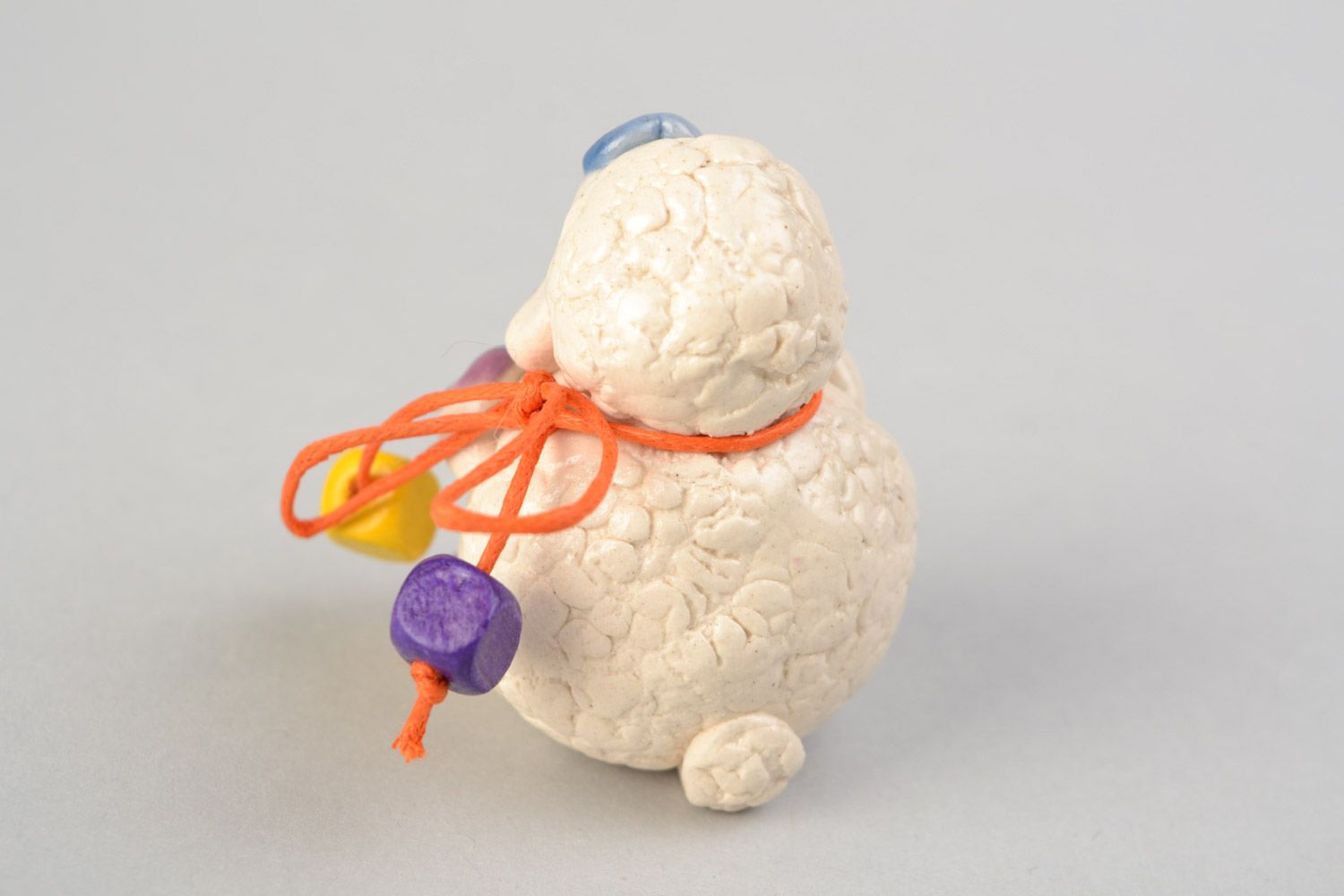 Lustige kleine keramische Figur Schaf mit Bemalung Handarbeit künstlerisch foto 5