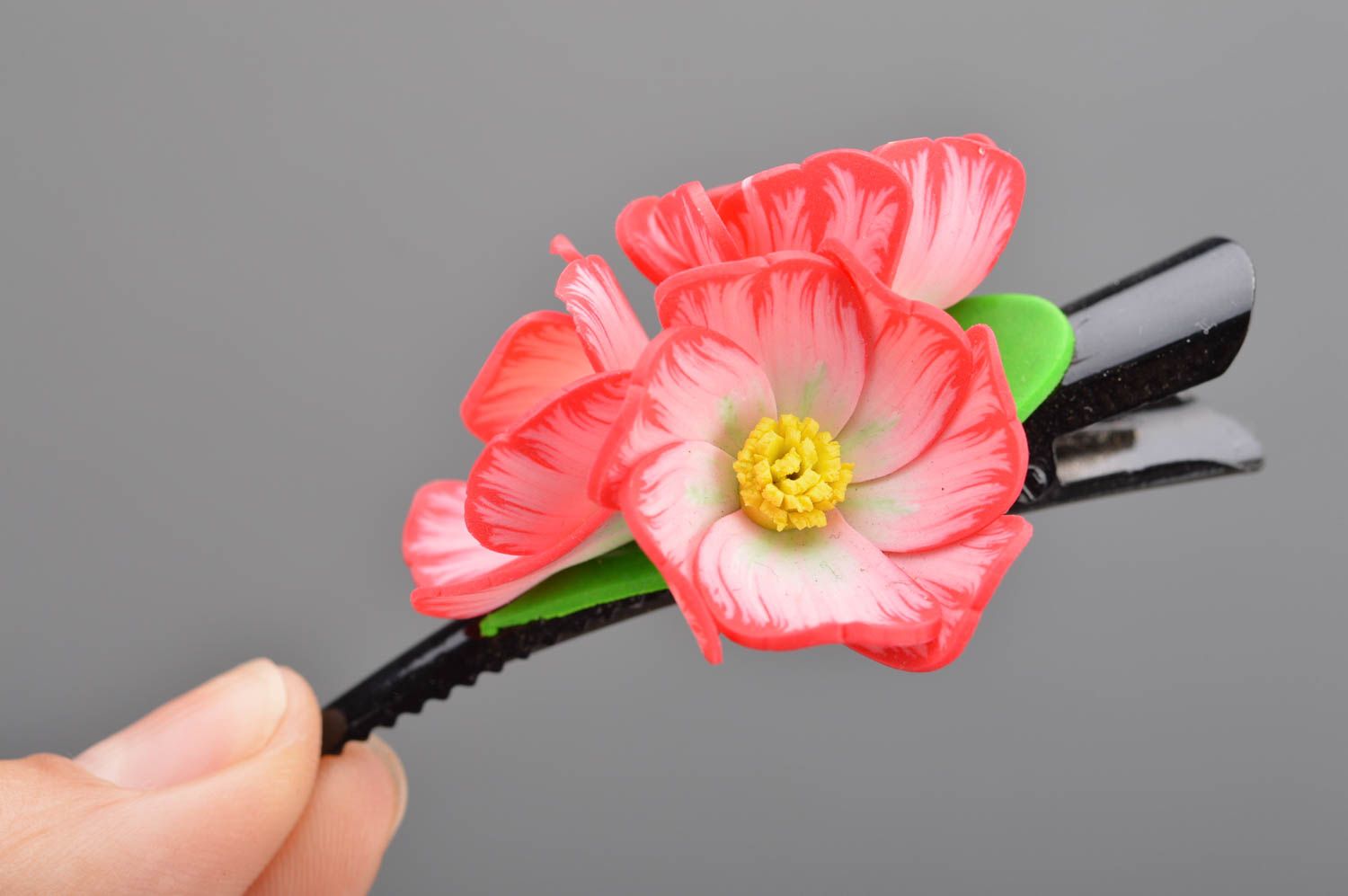 Designer handmade hair clip with 3 polymer clay volume pink apricot flowers photo 2