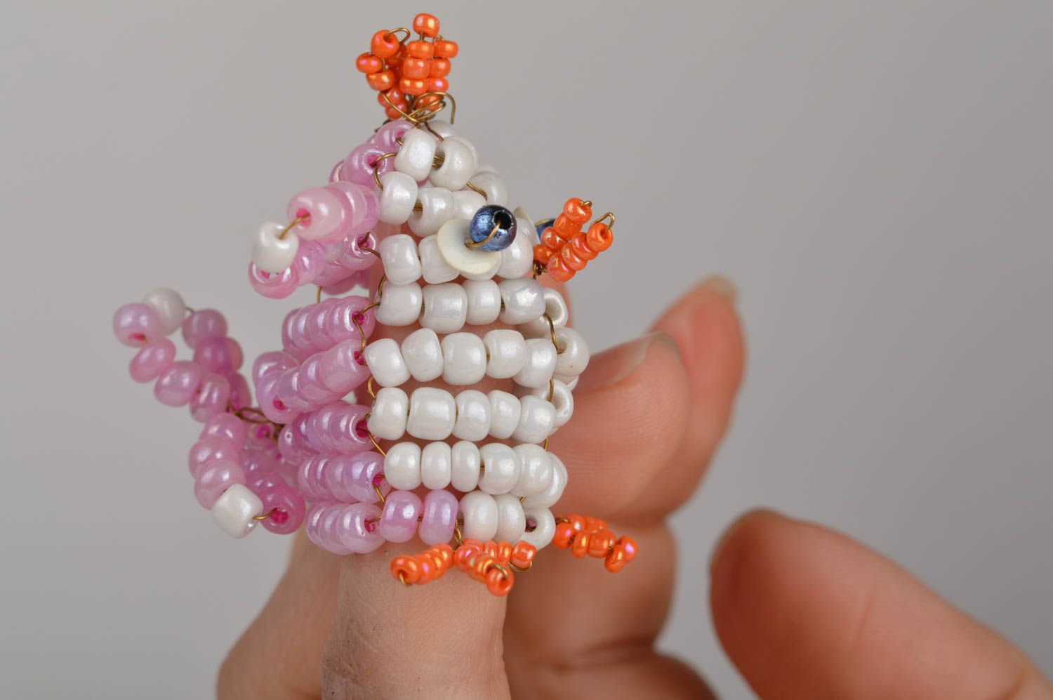 Small handmade beaded finger puppet toy chicken for home puppet theater photo 1
