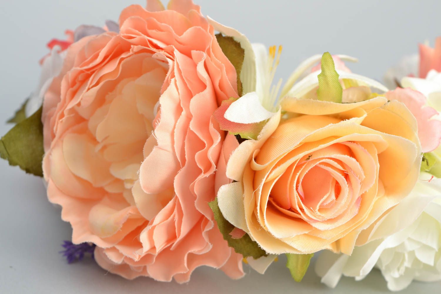 Serre-tête fleurs artificielles Roses pastel fait main accessoire pour femme photo 4