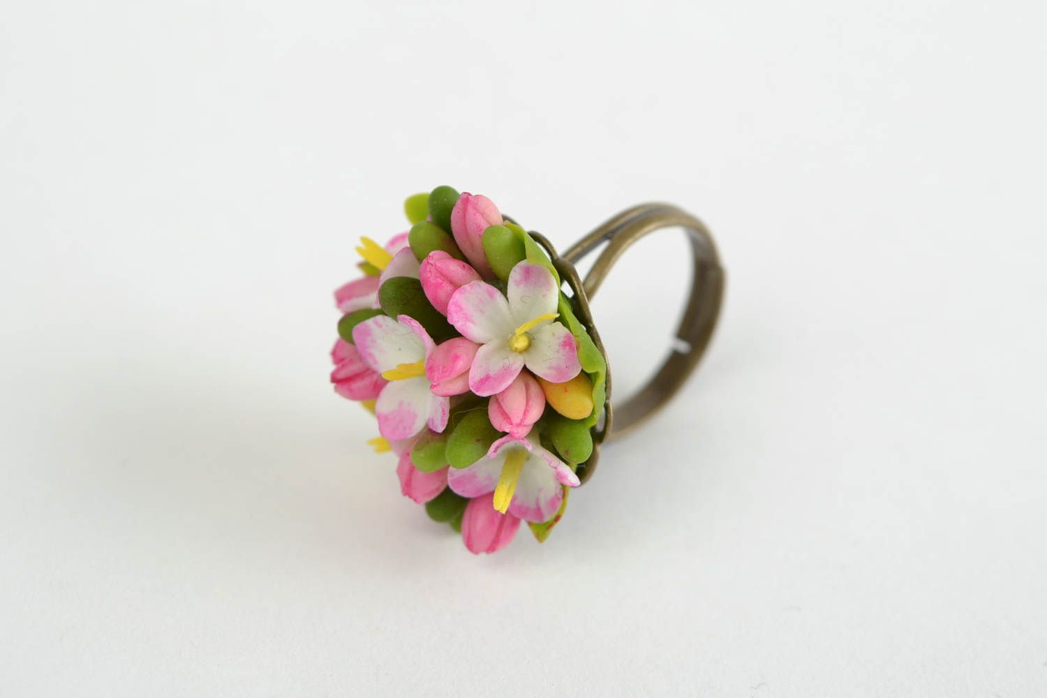 Красивое кольцо из холодного фарфора с цветами ручной работы подарок девушке фото 4