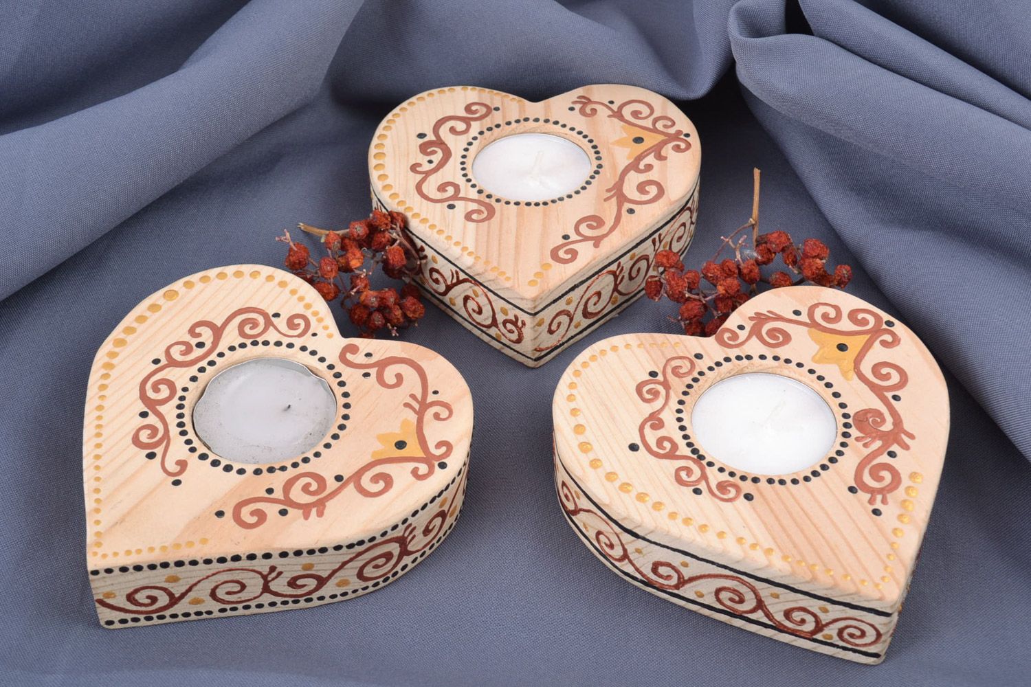Авторские деревянные подсвечники ручной работы с росписью набор 3 штуки сердца фото 1