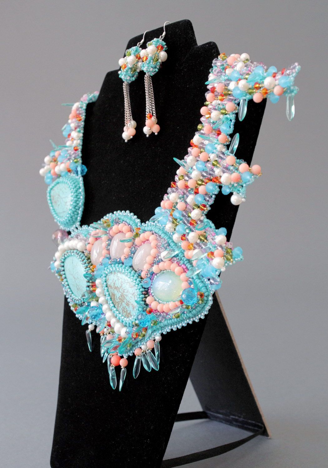 Parure de bijoux en perles, coraux et cristaux Attouchement doux photo 3