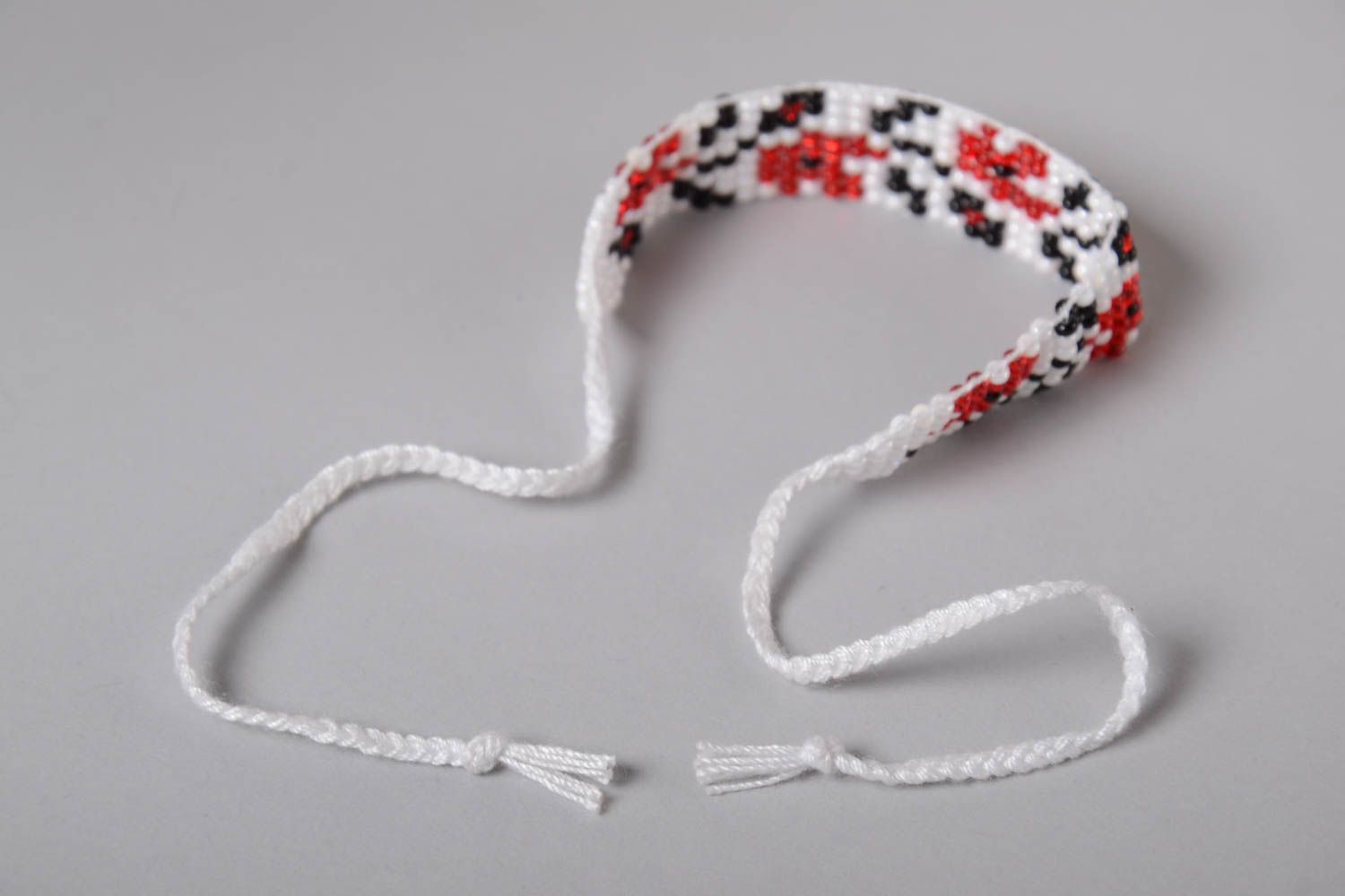 Bracelet en perles de rocaille fait main blanc rouge noir ethnique femme photo 4