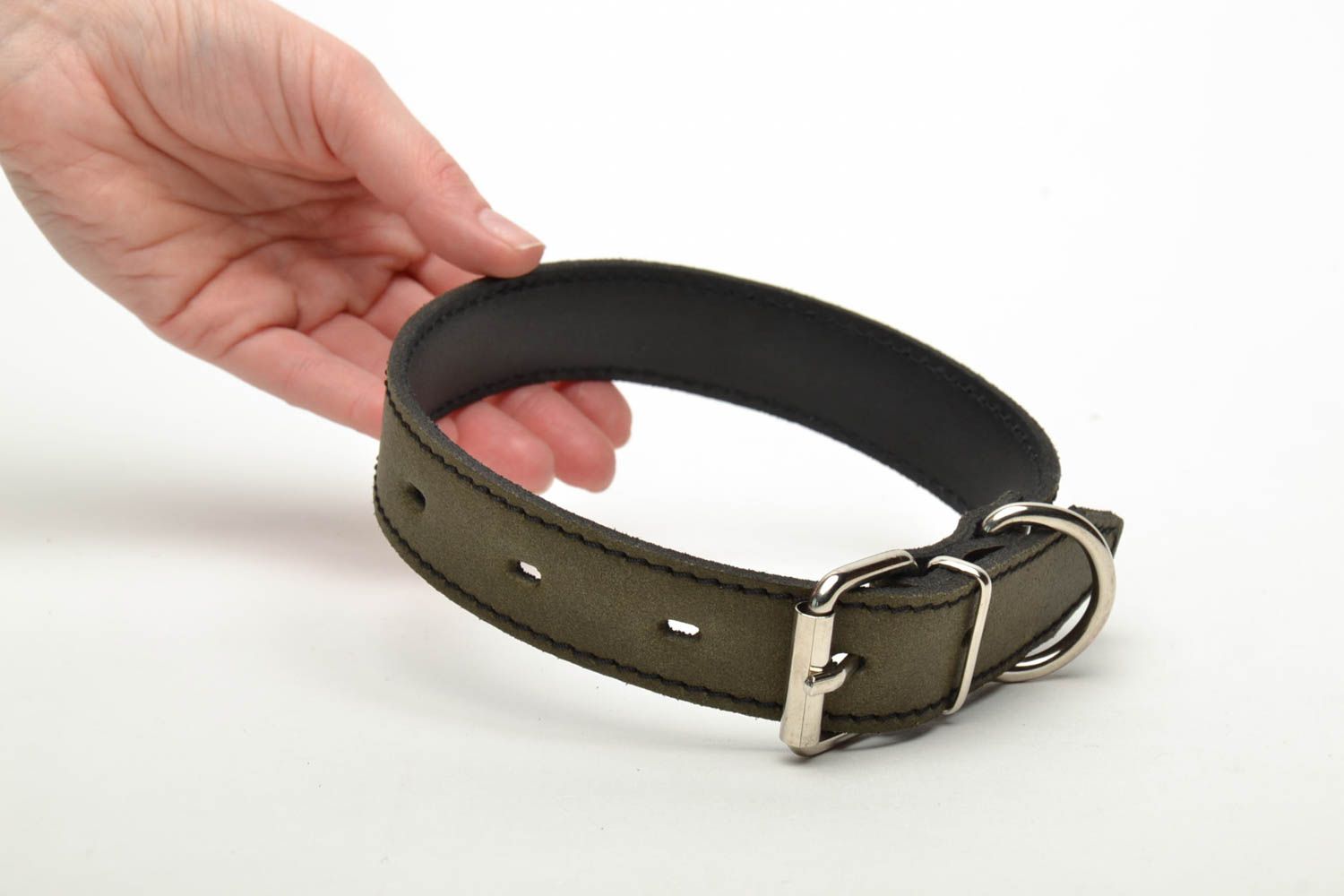 Handmade leather dog collar with metal photo 5