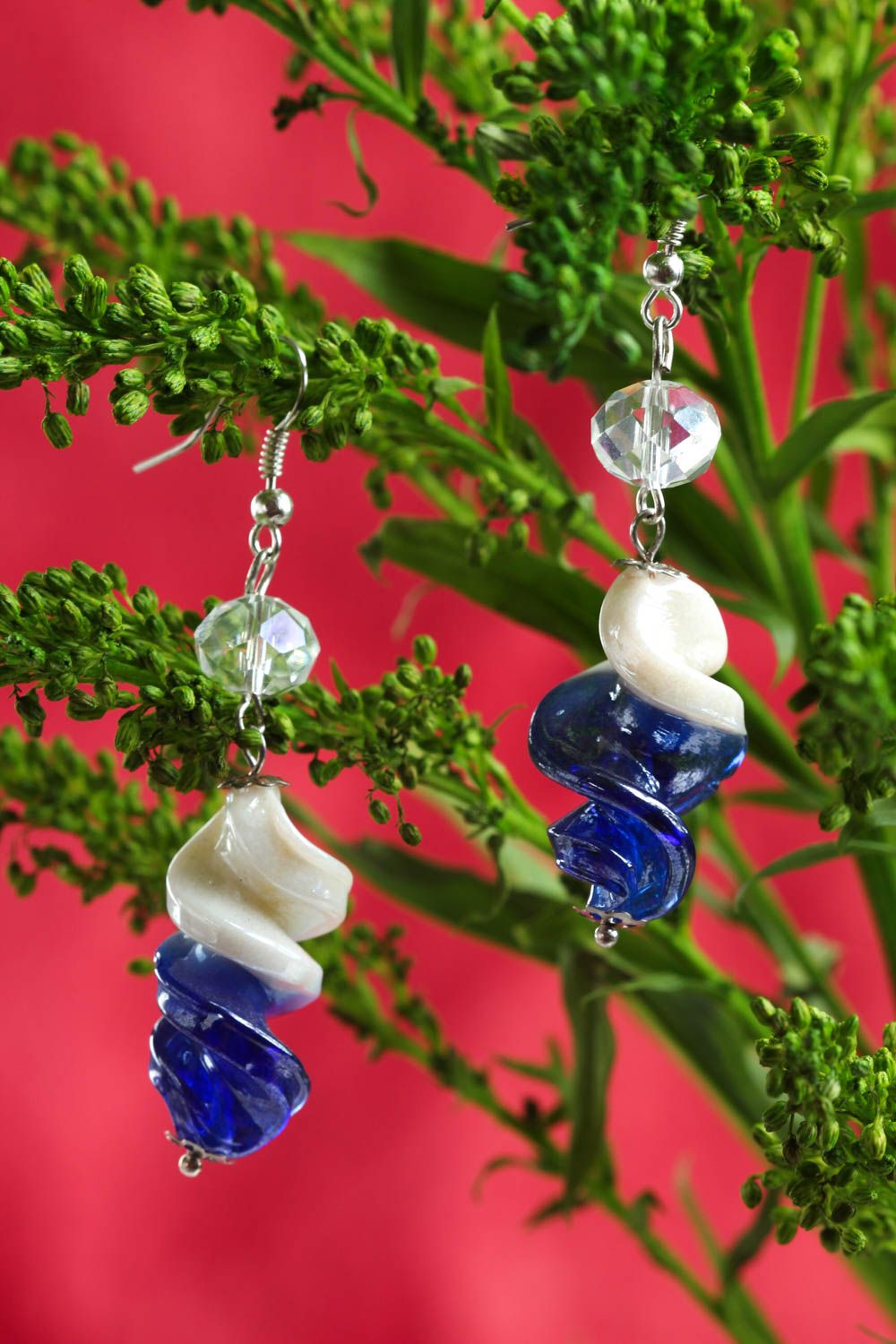 Boucles d'oreilles fait main Bijou fantaisie bleu-blanc Cadeau pour femme photo 1
