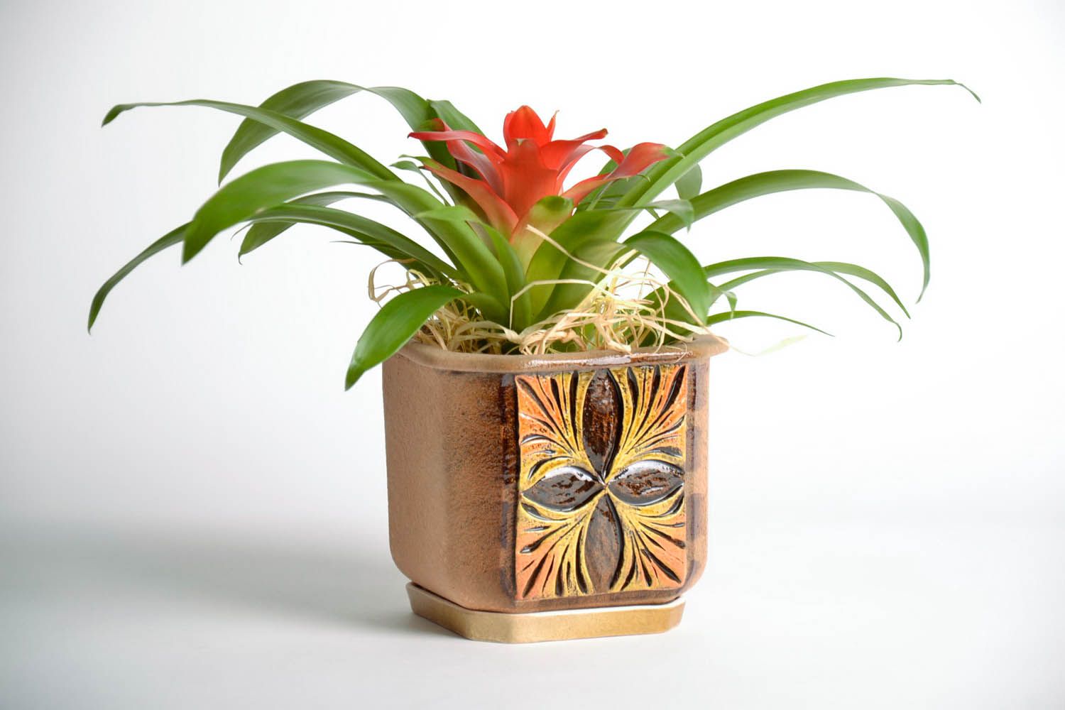 Brown flowerpot with a stand Square photo 1