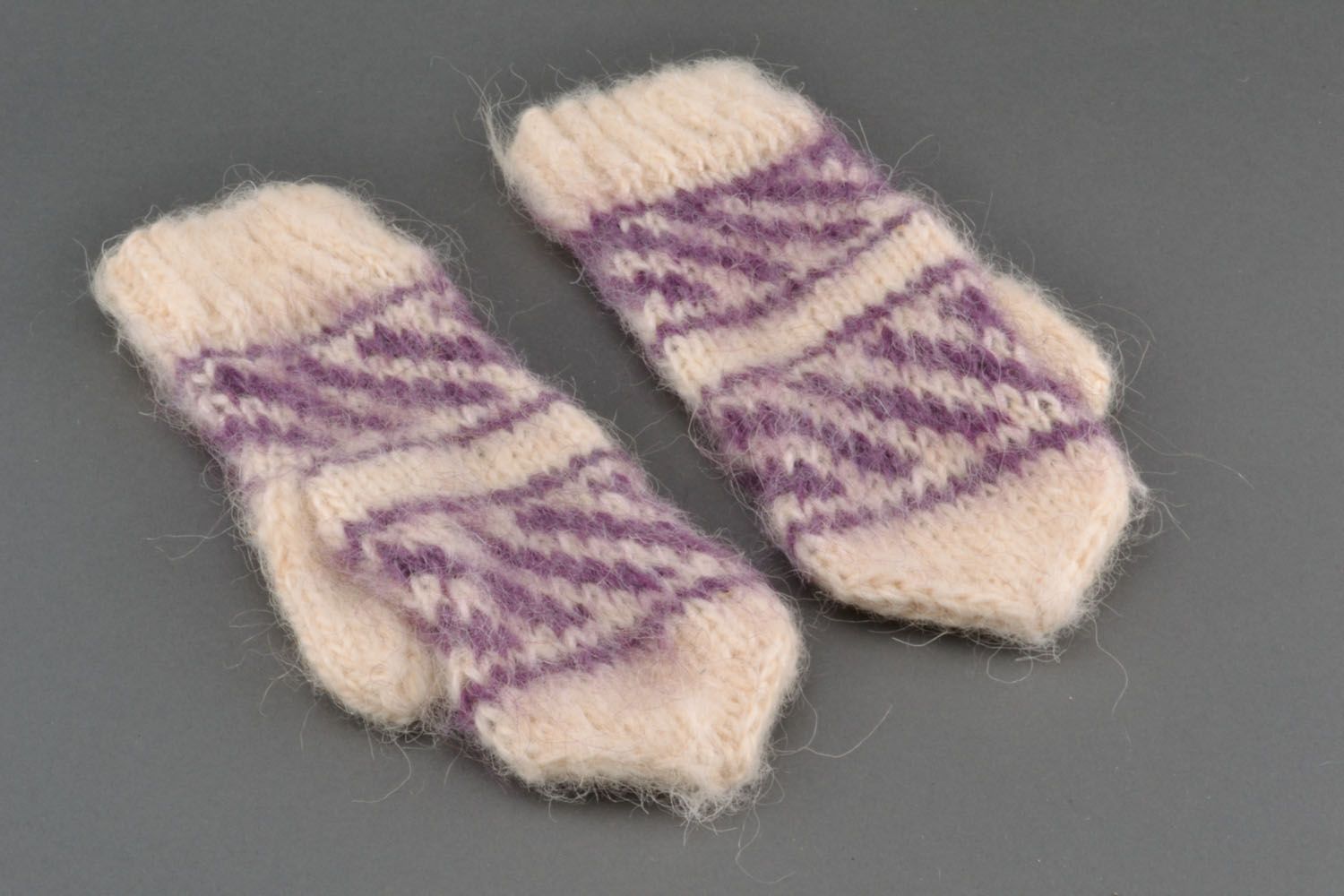 Warm woolen mittens photo 3