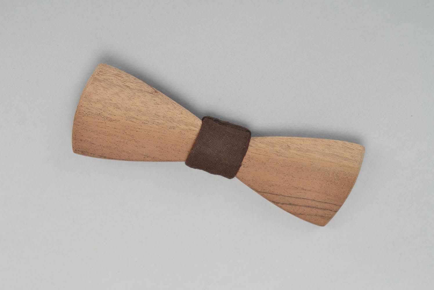 Bow tie made of walnut wood  photo 2