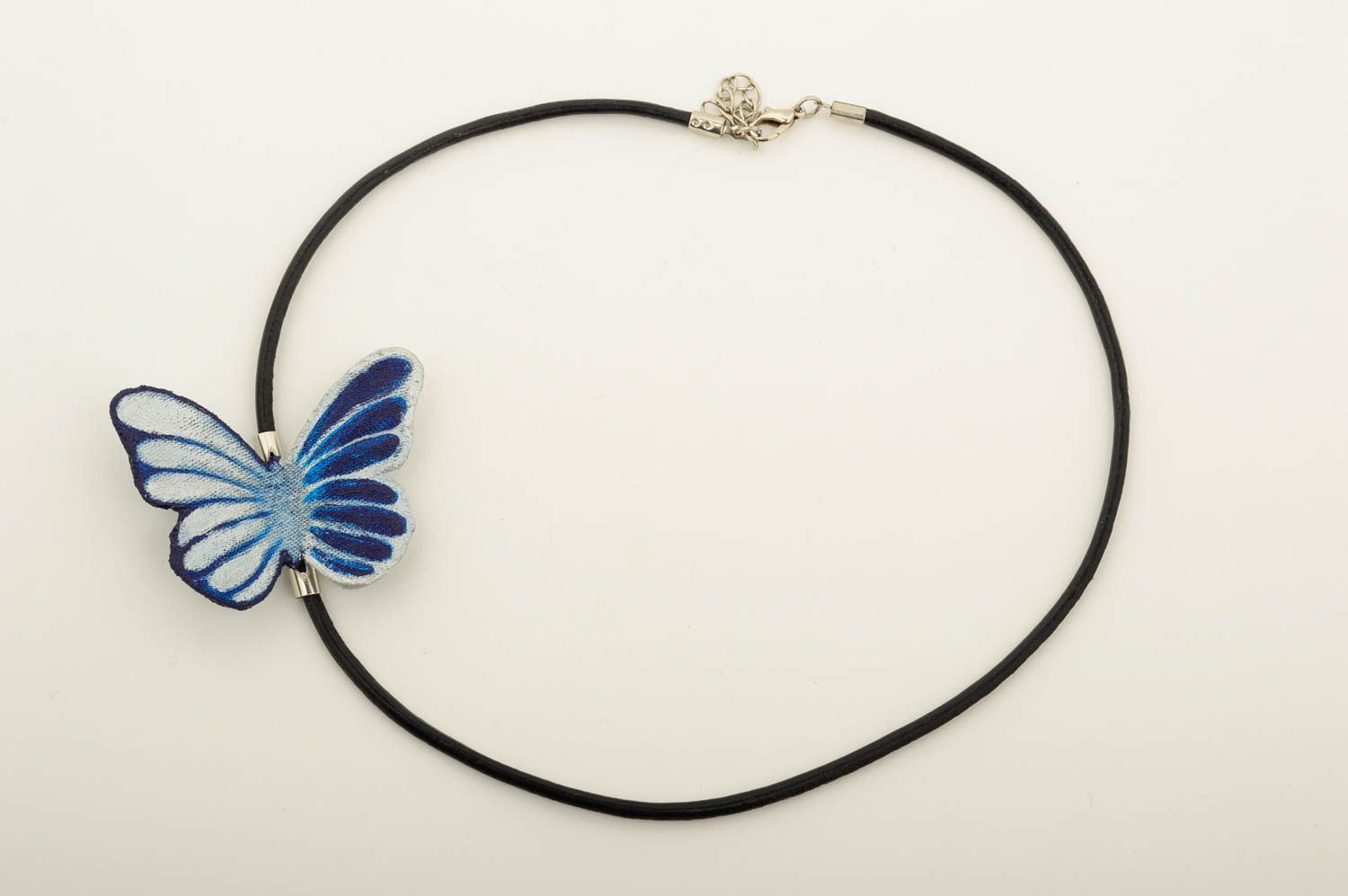Collier avec papillon bleu Bijou fait main en cuir et jean Cadeau pour femme photo 3