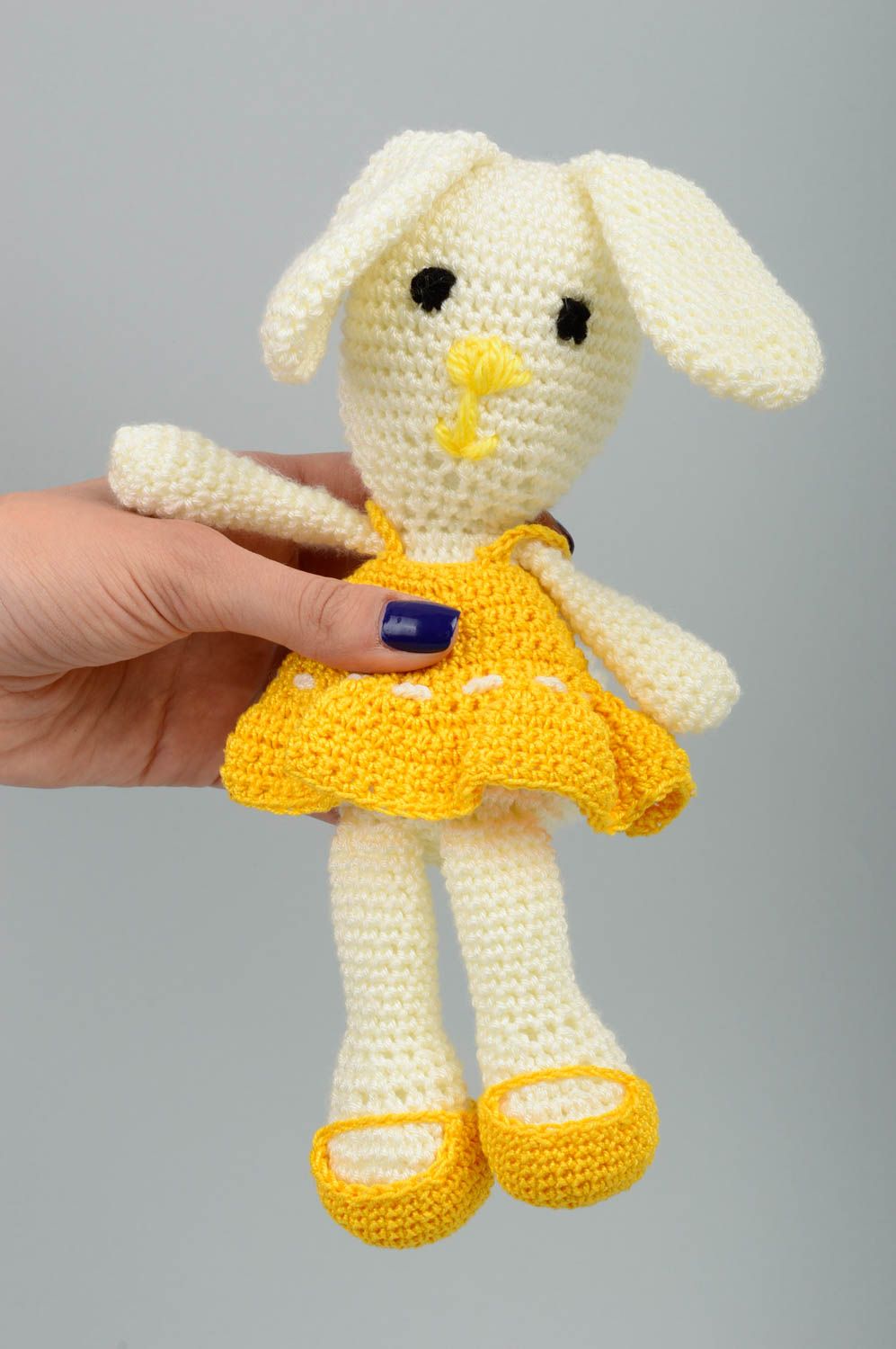 Jouet lapin Peluche faite main tricotée au crochet Cadeau enfant et décor photo 2