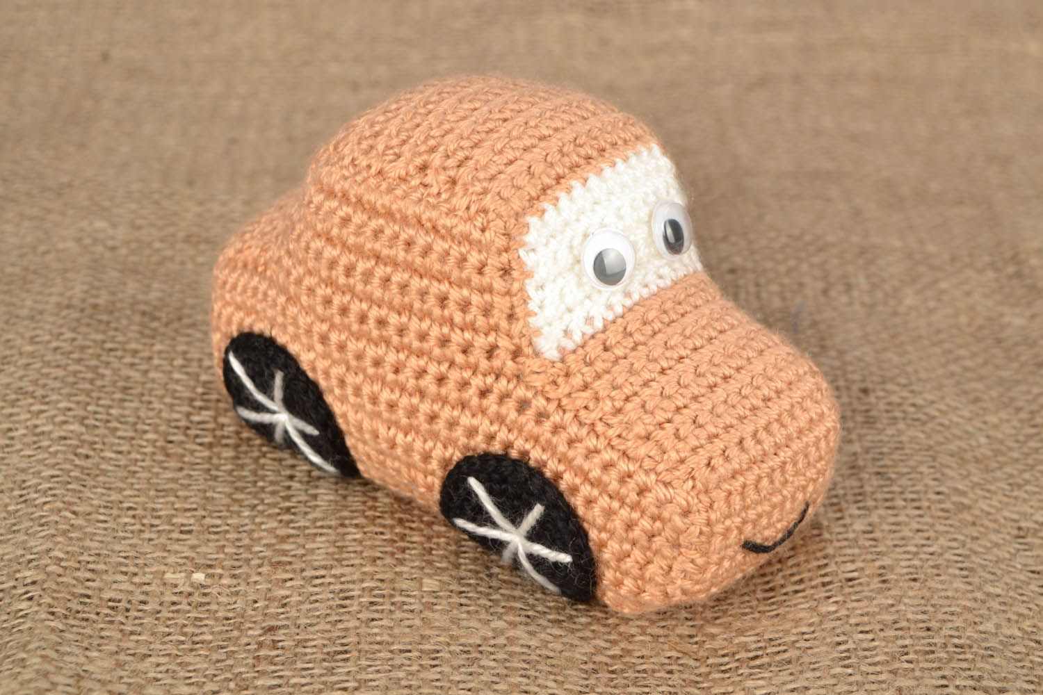 Crocheted toy Little Car photo 1