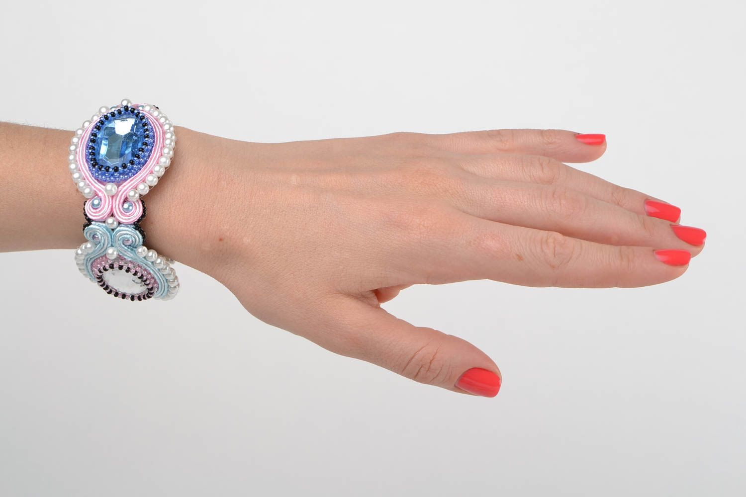 Zartes Soutache Armband mit Glasperlen handmade Schmuck für Frauen  foto 1