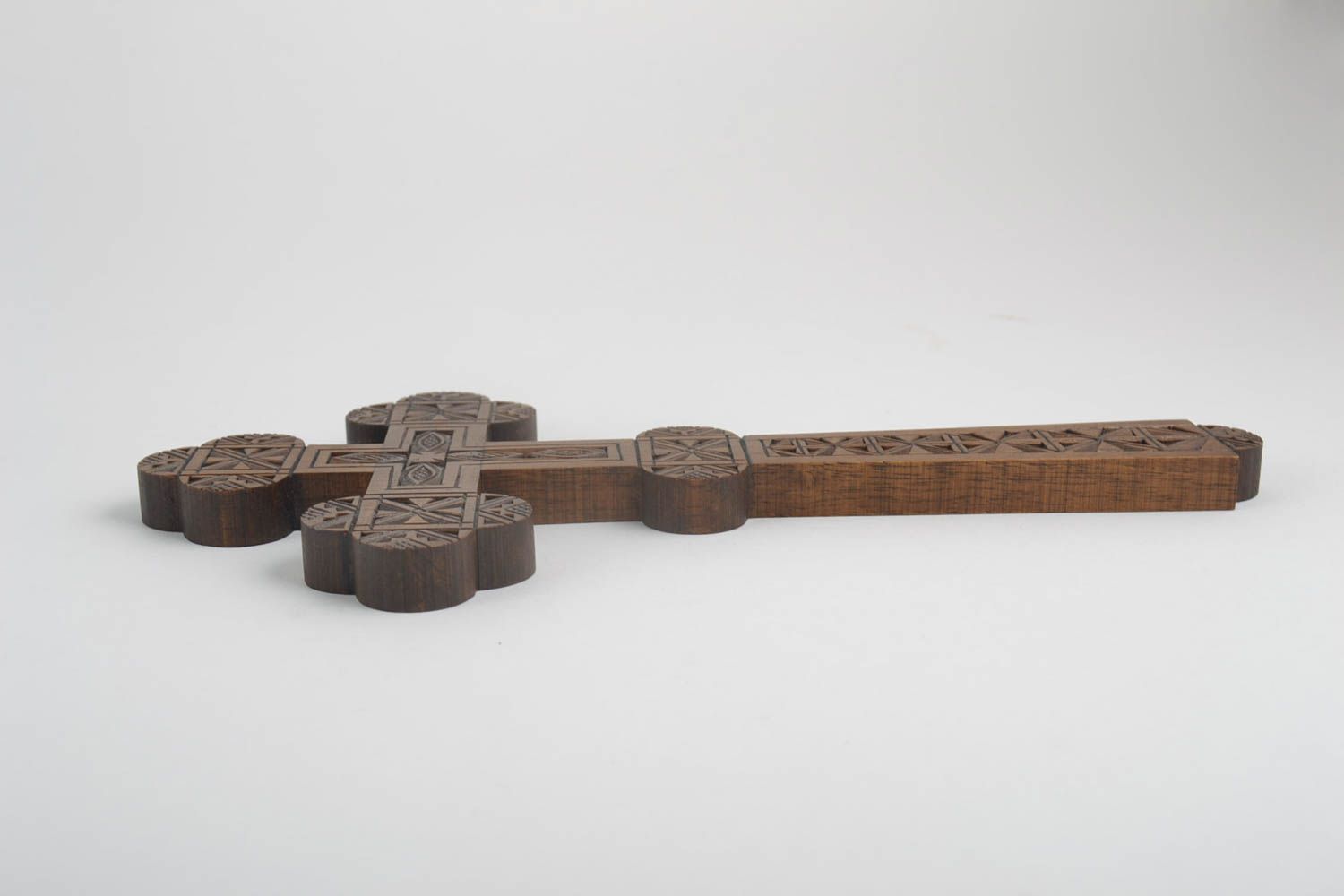 Croix en bois fait main Objet religieux Déco maison tilleul vernis grand photo 4