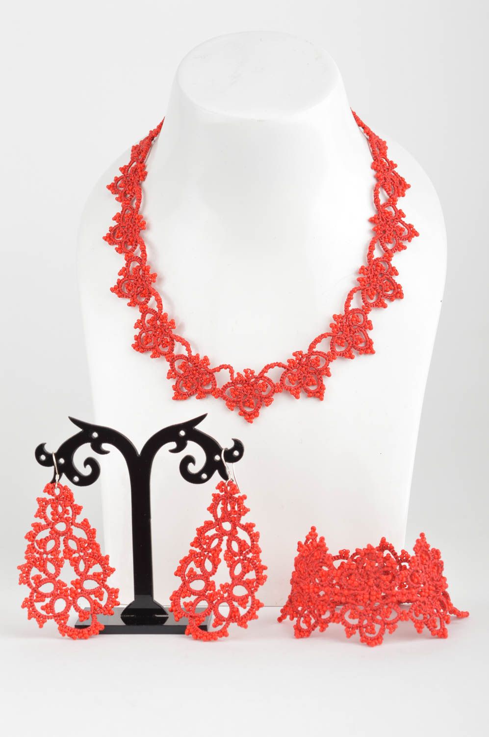 Handmade red lacy tatted jewelry set earrings bracelet and necklace 3 items photo 1