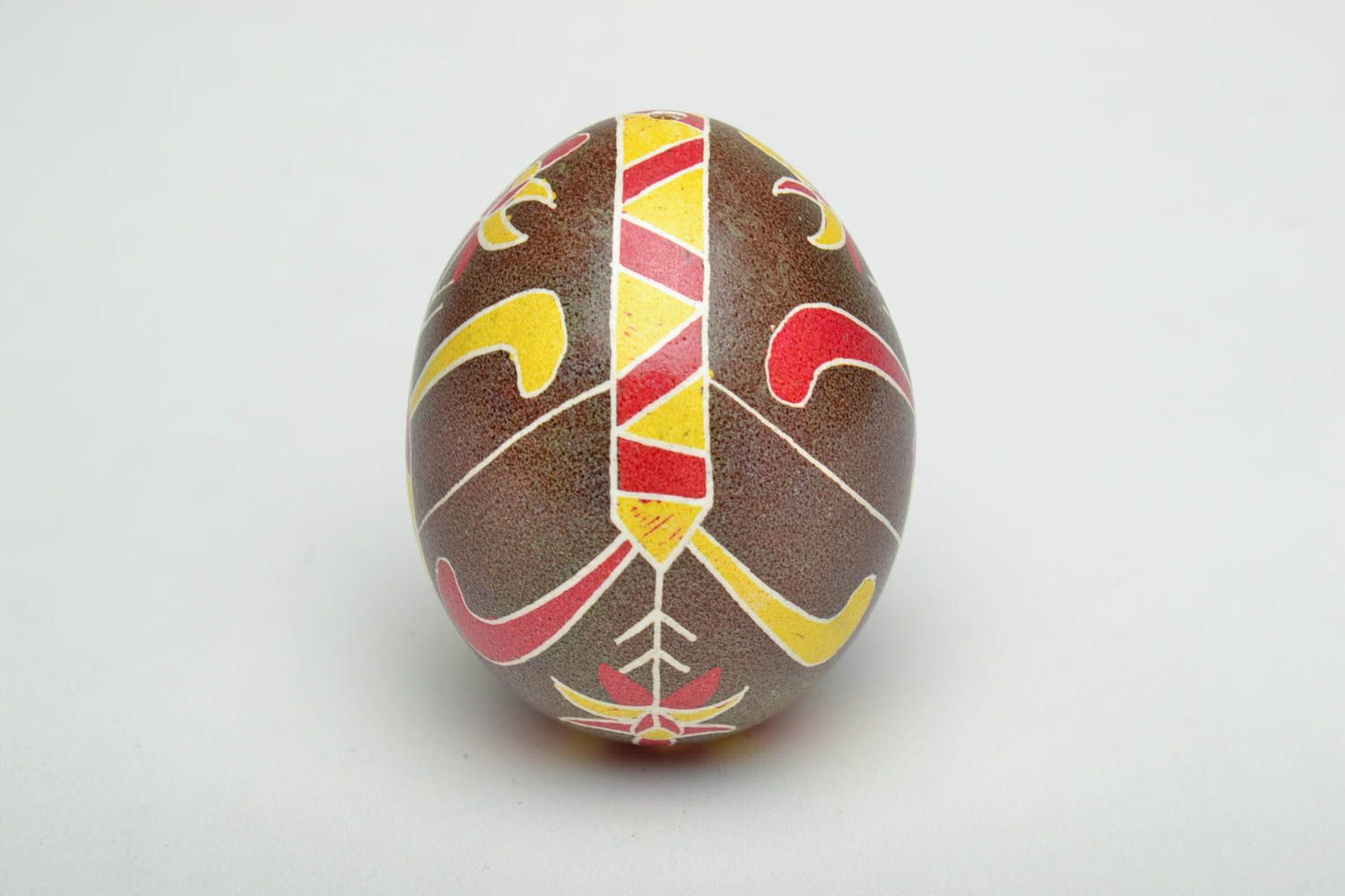 Oeuf de Pâques peint de colorants d'aniline décoratif marron fait main original photo 3
