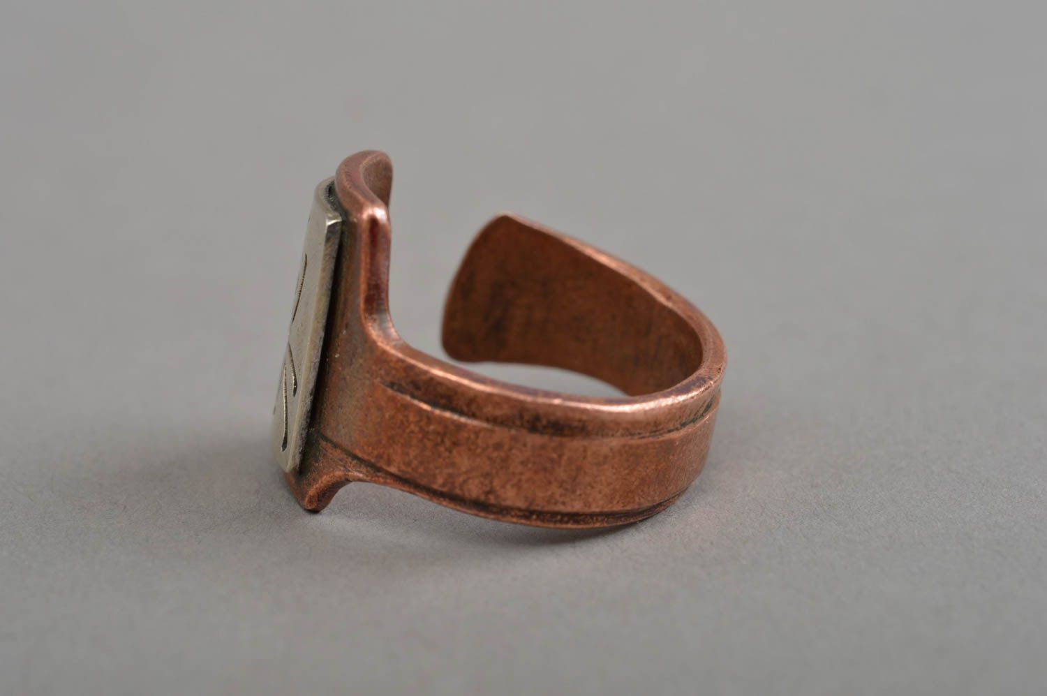 Handmade stylish non-dimensional ring made of copper with depiction of ant photo 4