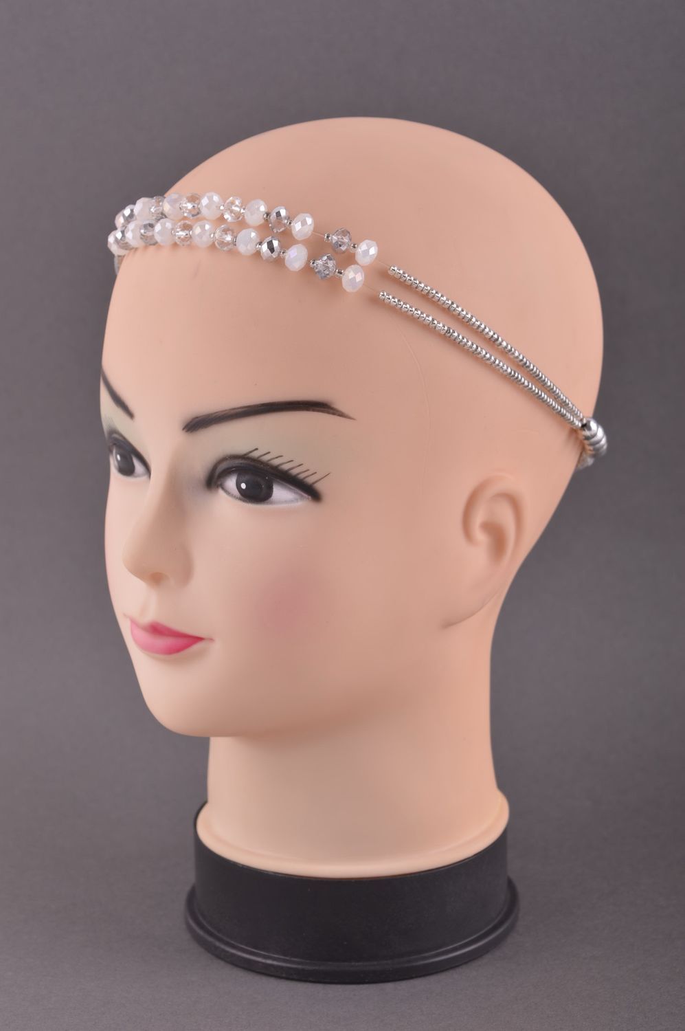 Fascia per testa fatta a mano con perline di vetro accessorio per capelli foto 1