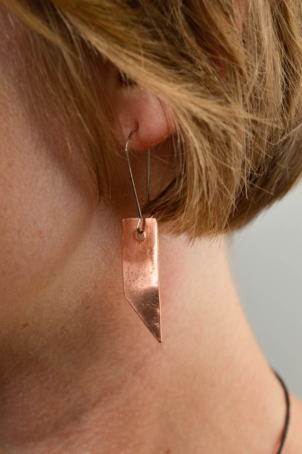 Boucles d'oreilles pendantes Bijou fait main en cuivre forgeage Cadeau femme photo 1