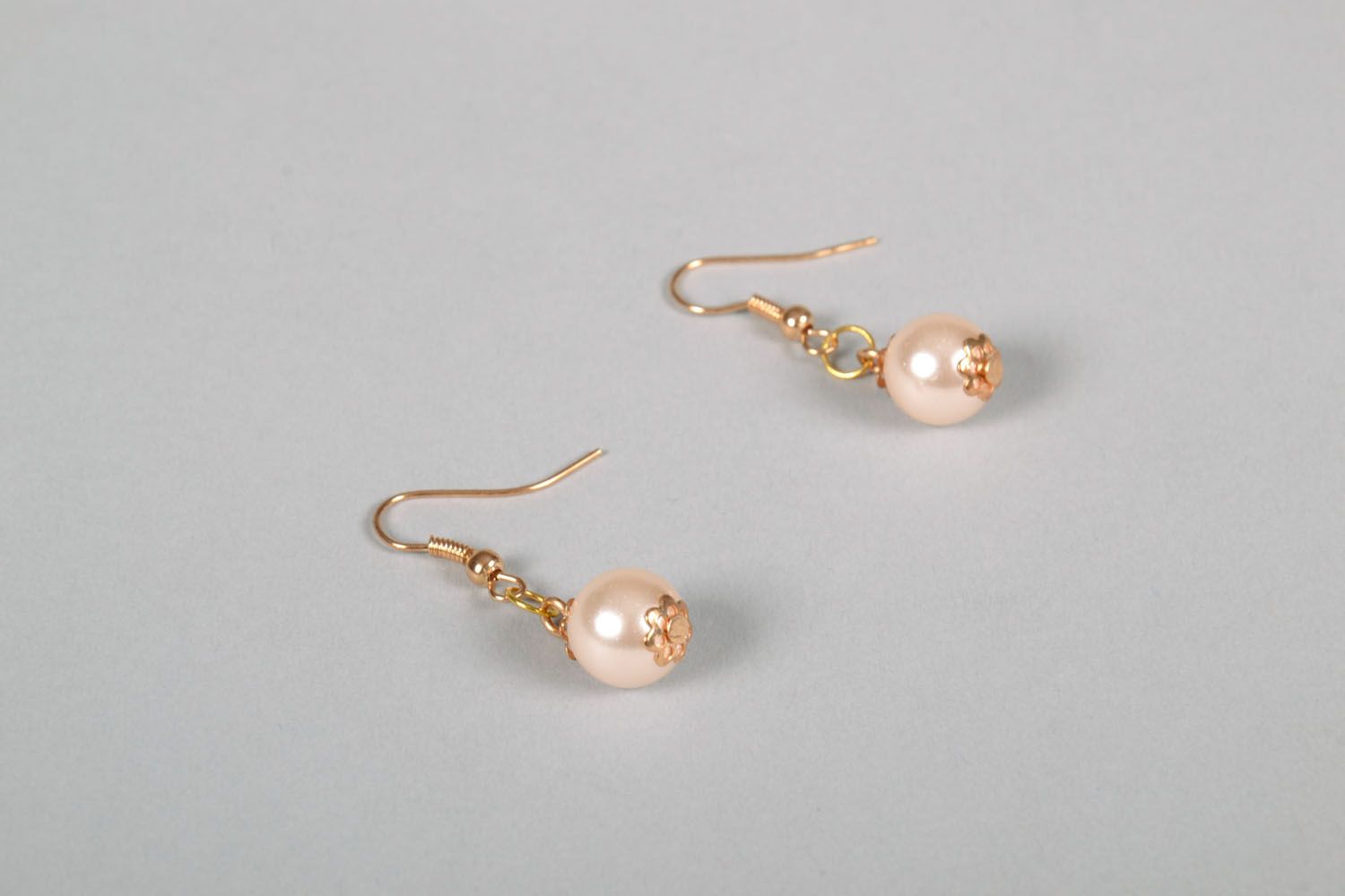 Earrings with artificial pearls photo 3