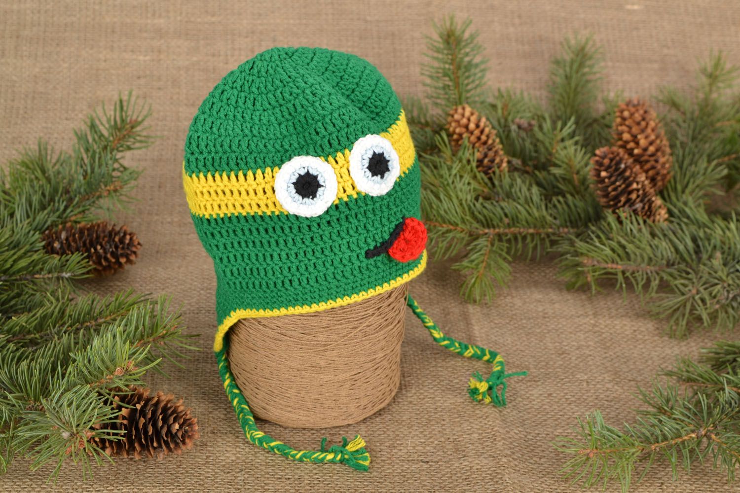 Cappello con trecce di lana fatto a mano accessorio divertente da bambini
 foto 1