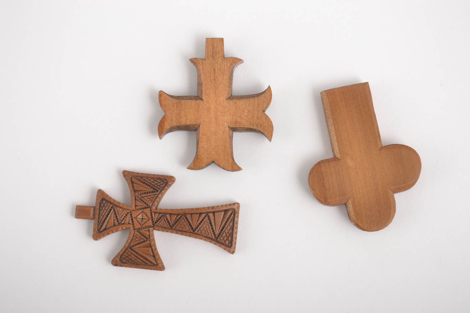 Нательный крест из серебра и дерева ручной работы с гайтаном ВН-8767