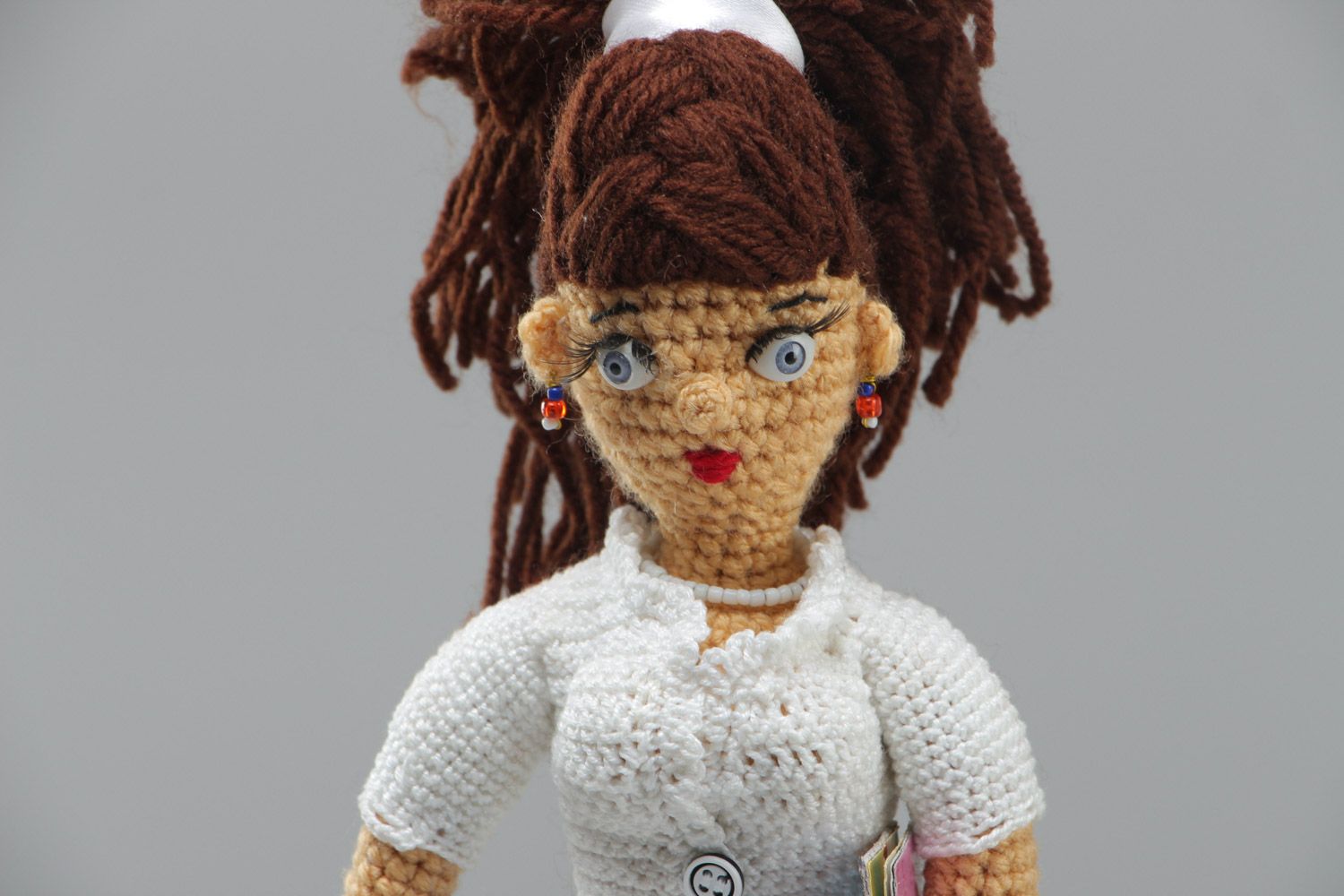 Мягкая вязаная кукла хенд мэйд наполненная синтепоном для девочки Учительница фото 3
