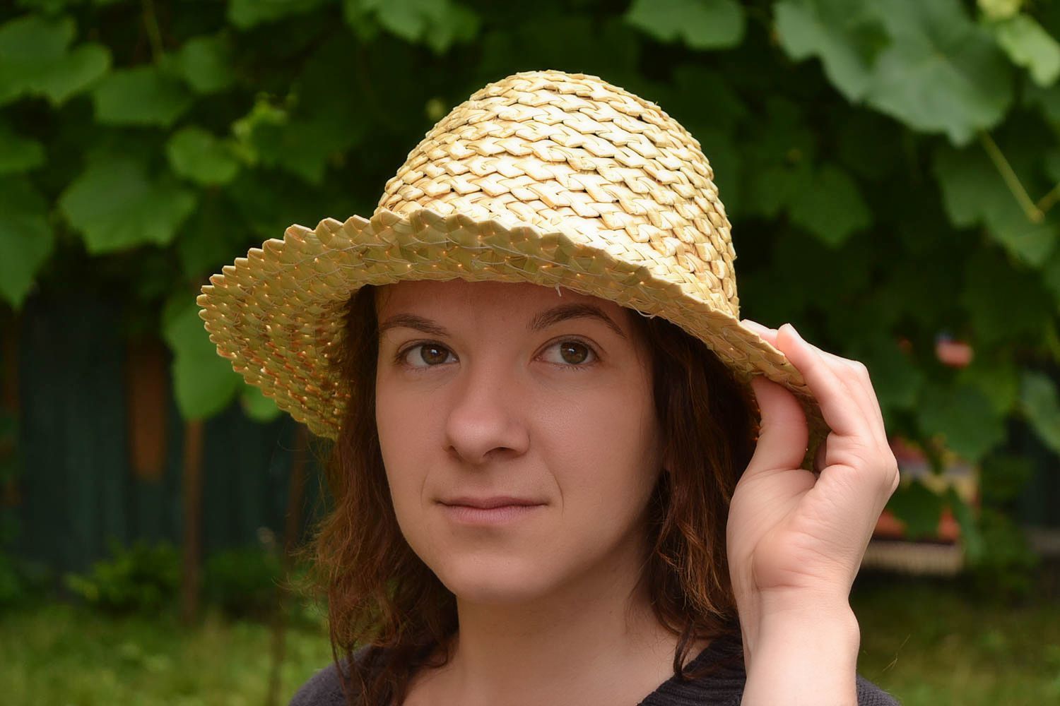 Handmade designer woven brimmed straw hat for summer unisex photo 1