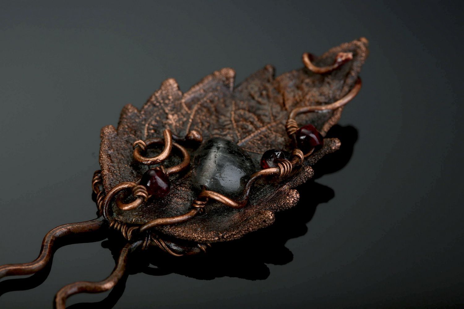 Hairpin with quartz and garnet photo 5