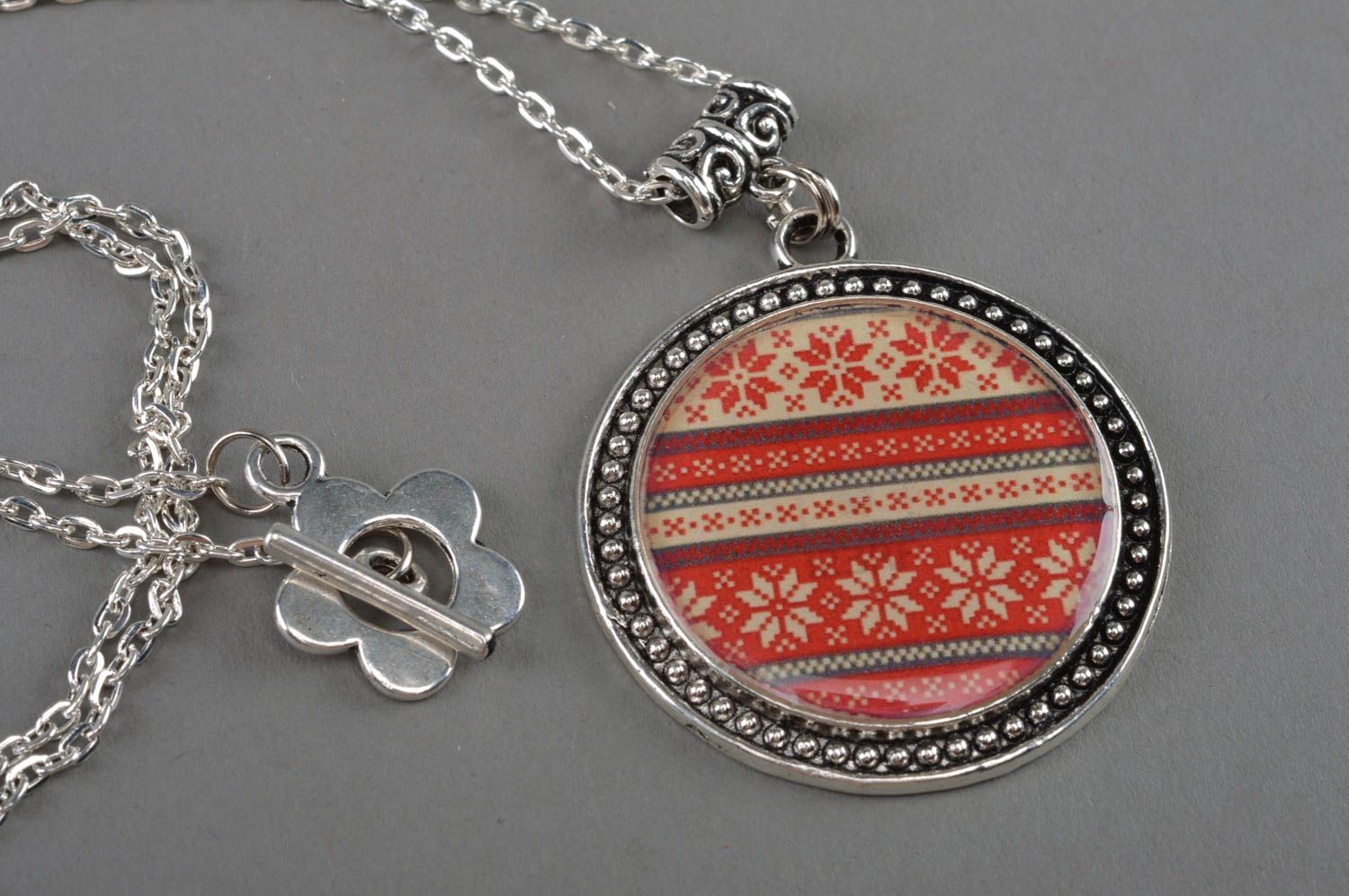 Round handmade designer epoxy pendant with ethnic pattern on metal chain photo 2