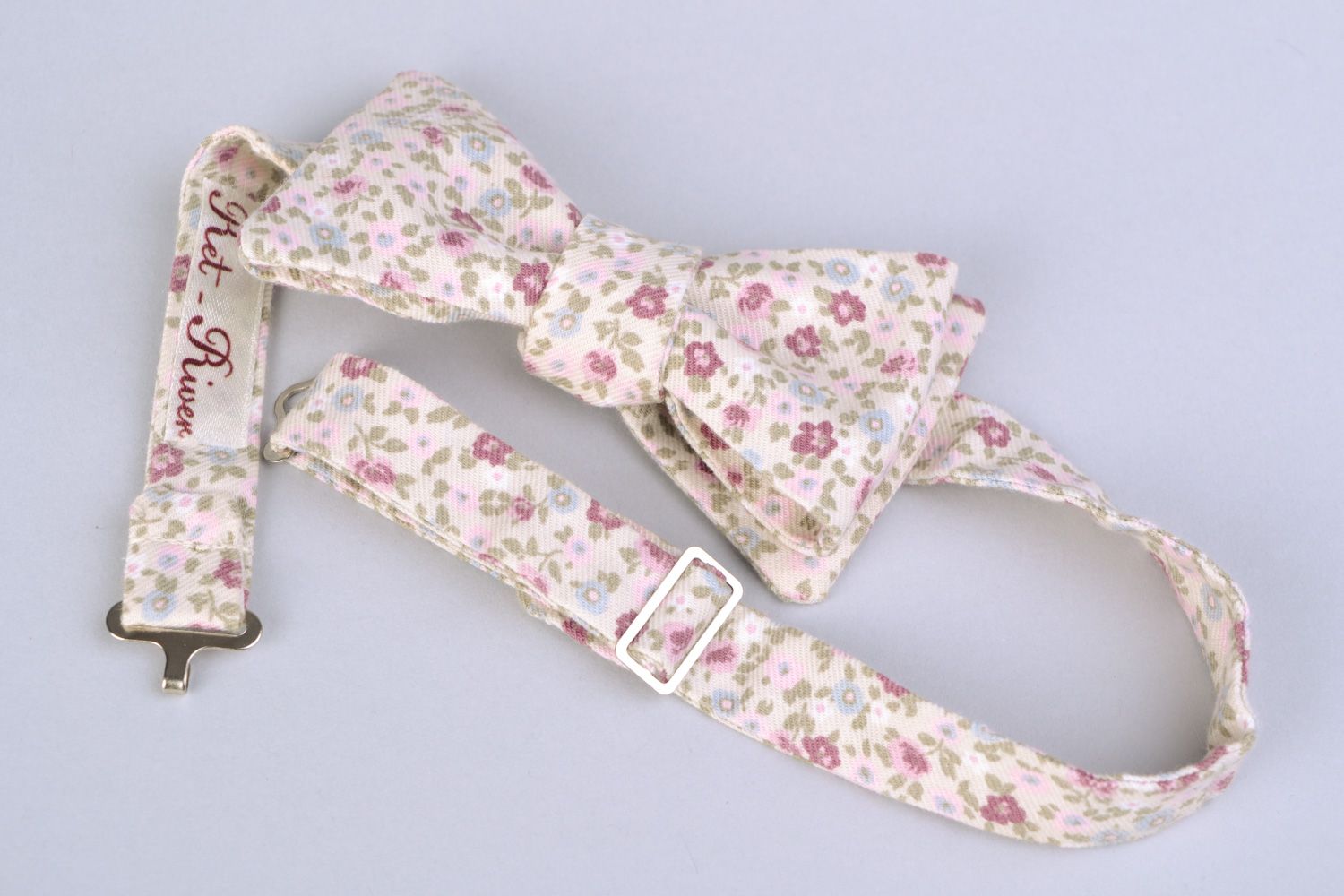 Текстильный галстук-бабочка из американского коттона с лиловыми цветами фото 4